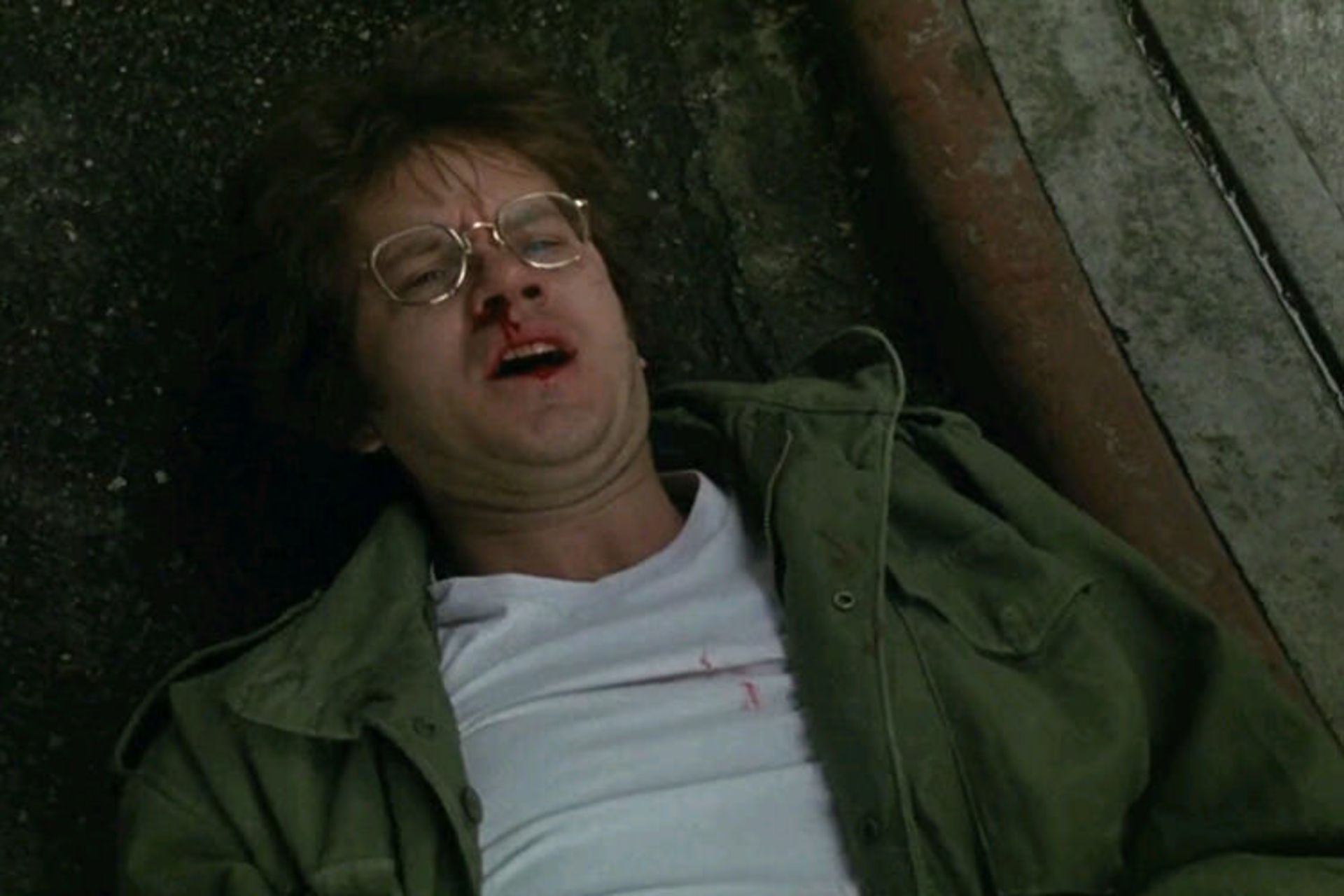 تیم رابینز زخمی و خونین در فیلم Jacob’s Ladder