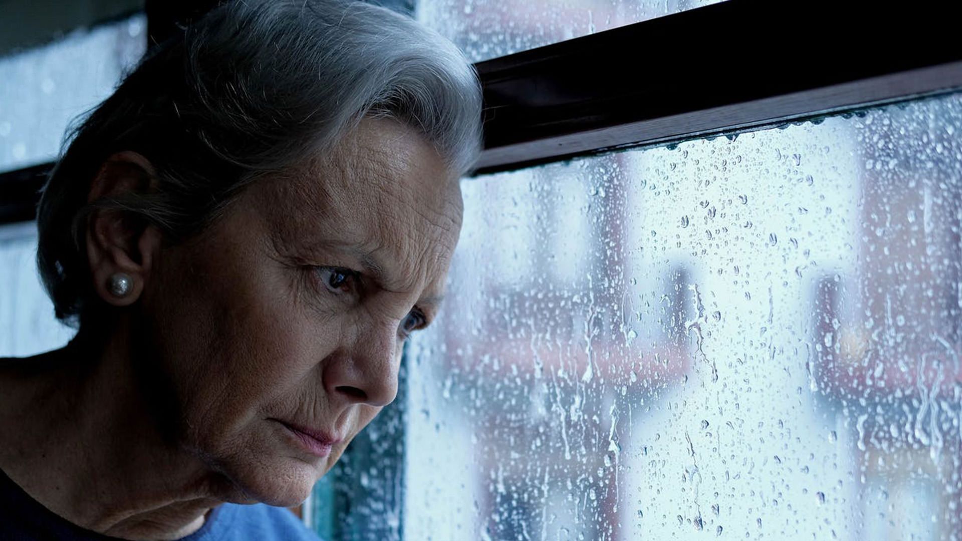 النا ایرورتا در نقش بیتوری در مینی‌سریال Patria