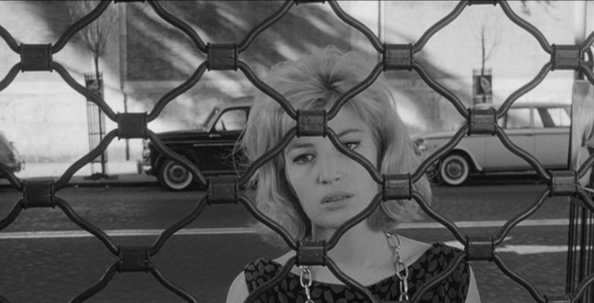 فیلم The Eclipse/فیلم L'eclisse یعنی فیلم ایتالیایی عاشقانه میکل آنجلو آنتونیونی و تصویر سیاه و سفید آن