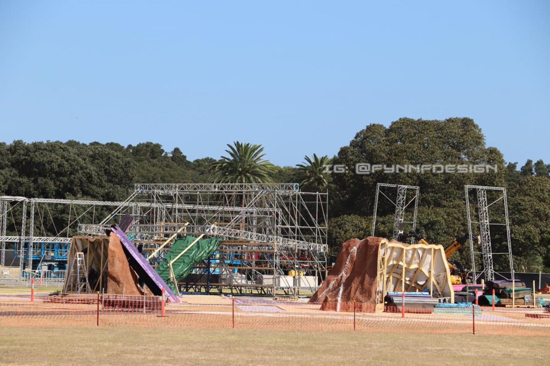 2021-1-thor-love-and-thunder-set-photos-possible-first-look-gorr-the-god-butchers-home-planet-12