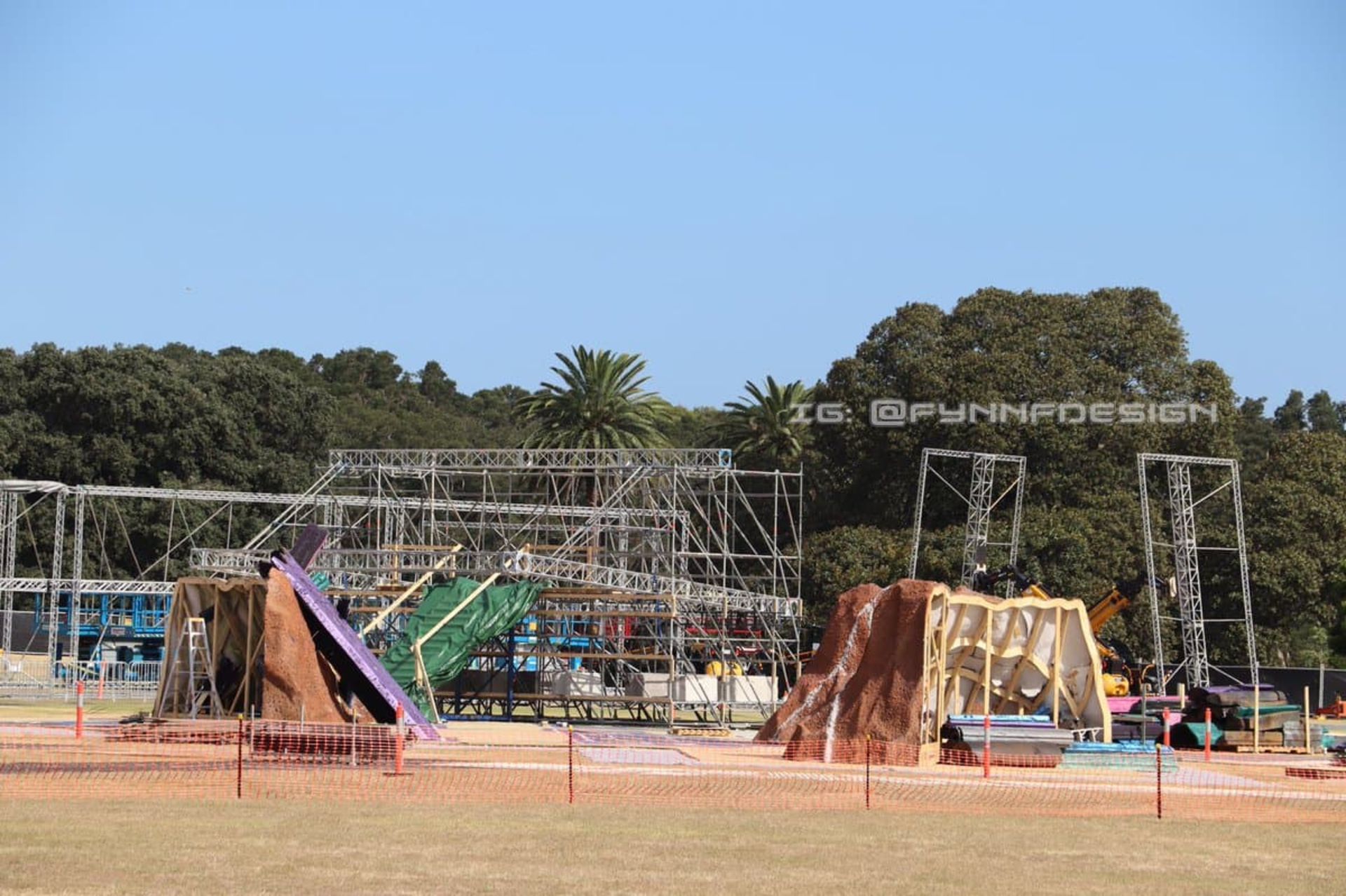 2021-1-thor-love-and-thunder-set-photos-possible-first-look-gorr-the-god-butchers-home-planet-12