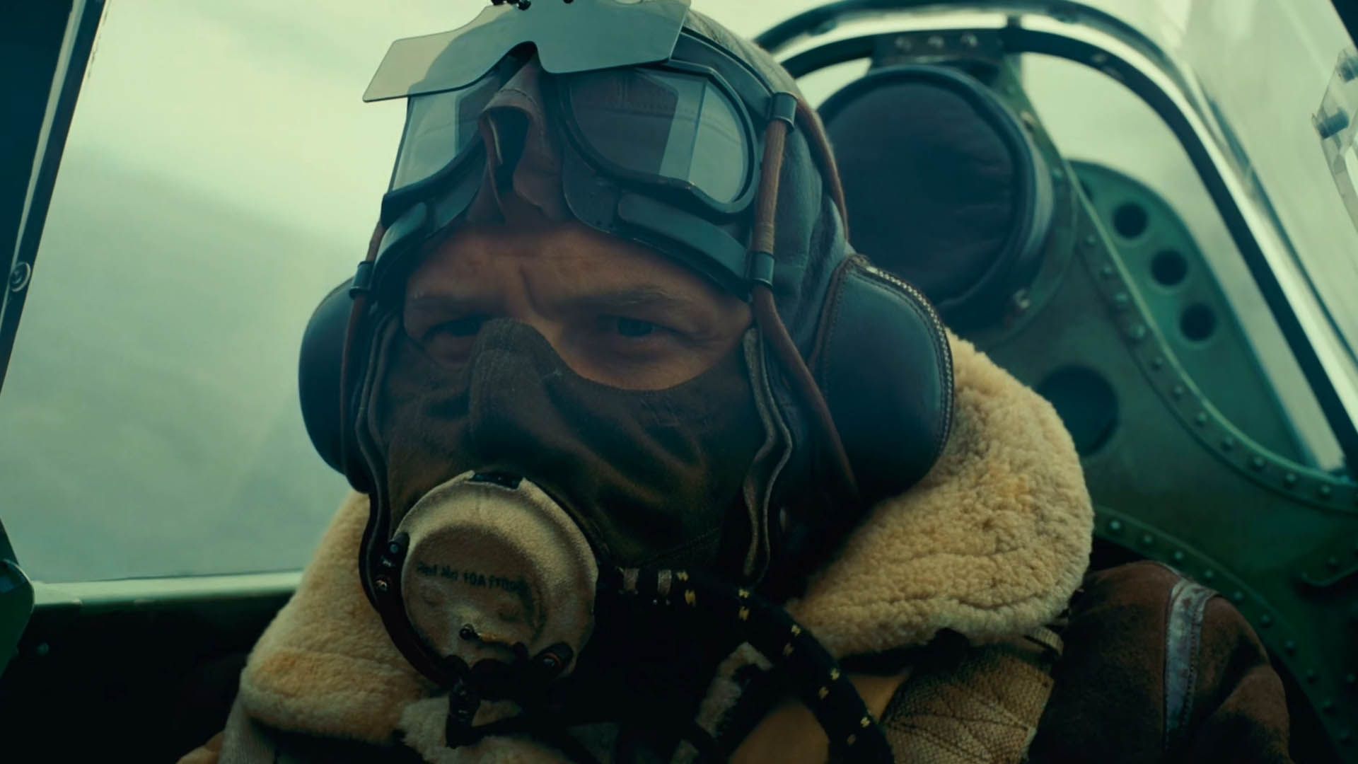 2021-1-tom-hardy-dunkirk-movie