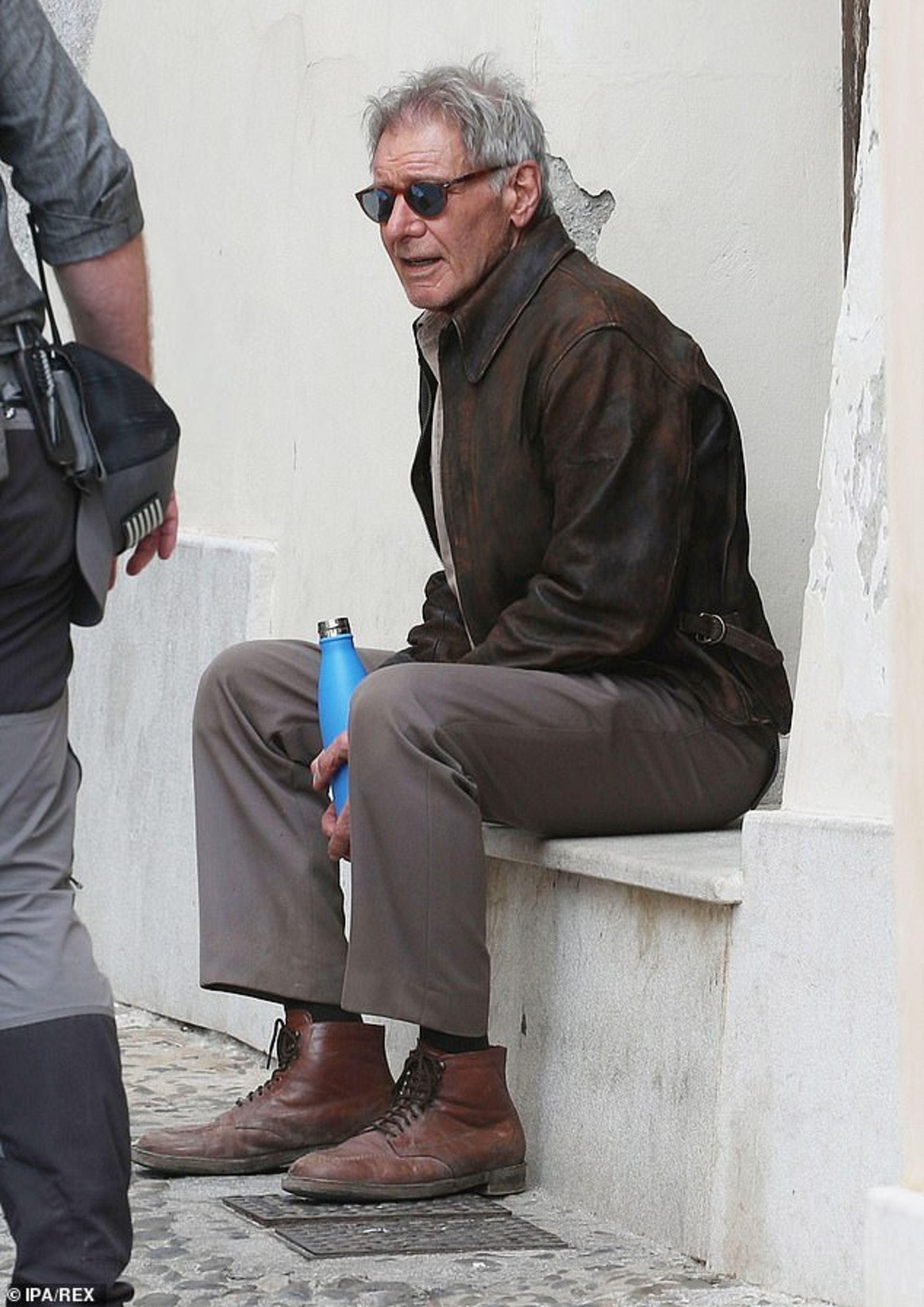 2021-10-indiana-jones-5-set-photos-give-first-look-at-mads-mikkelsen-with-harrison-ford-03