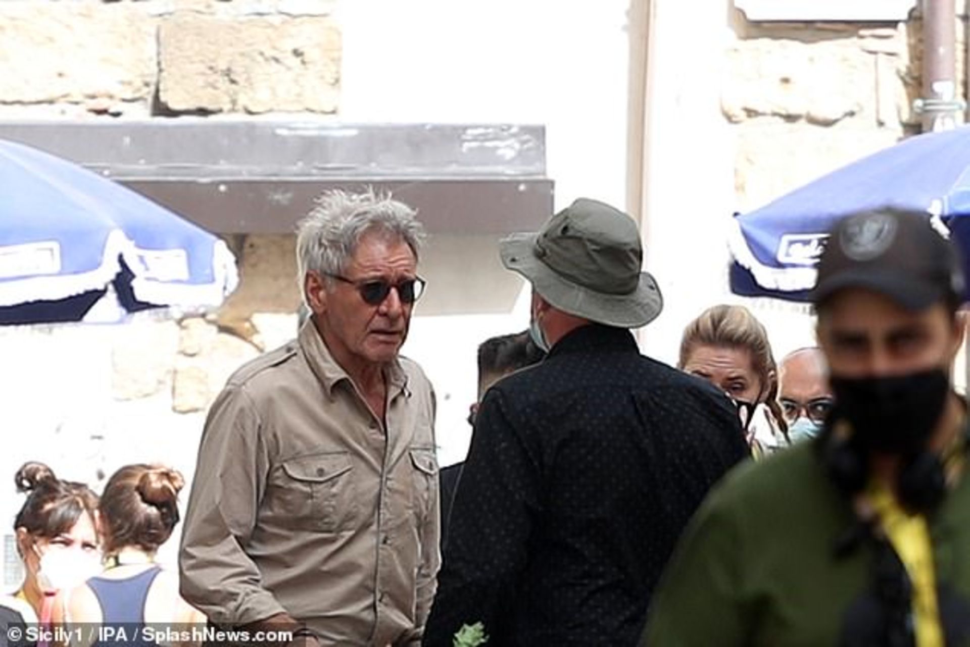 2021-10-indiana-jones-5-set-photos-give-first-look-at-mads-mikkelsen-with-harrison-ford-05