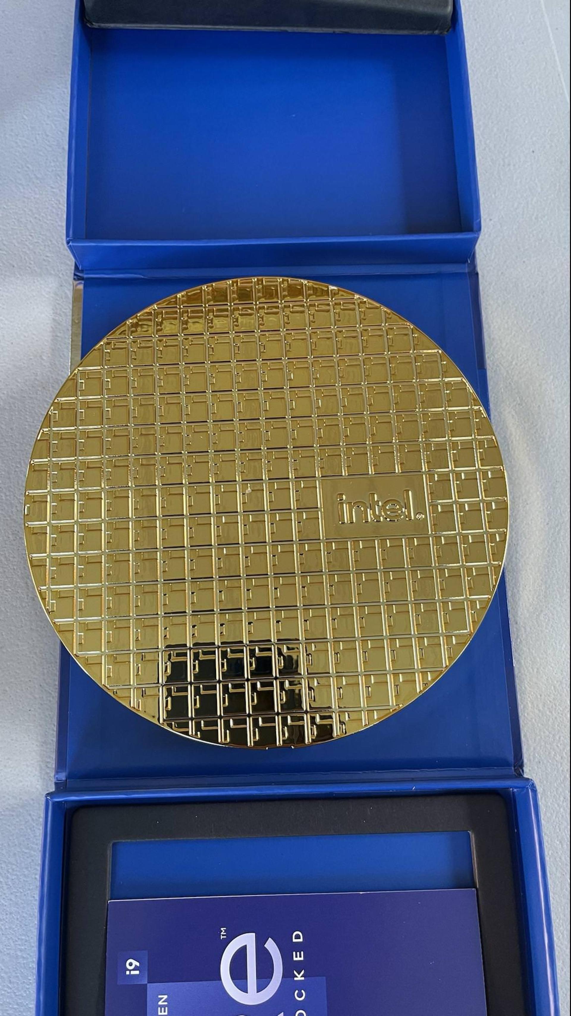 بسته‌بندی پردازنده Intel Core i9-12900K