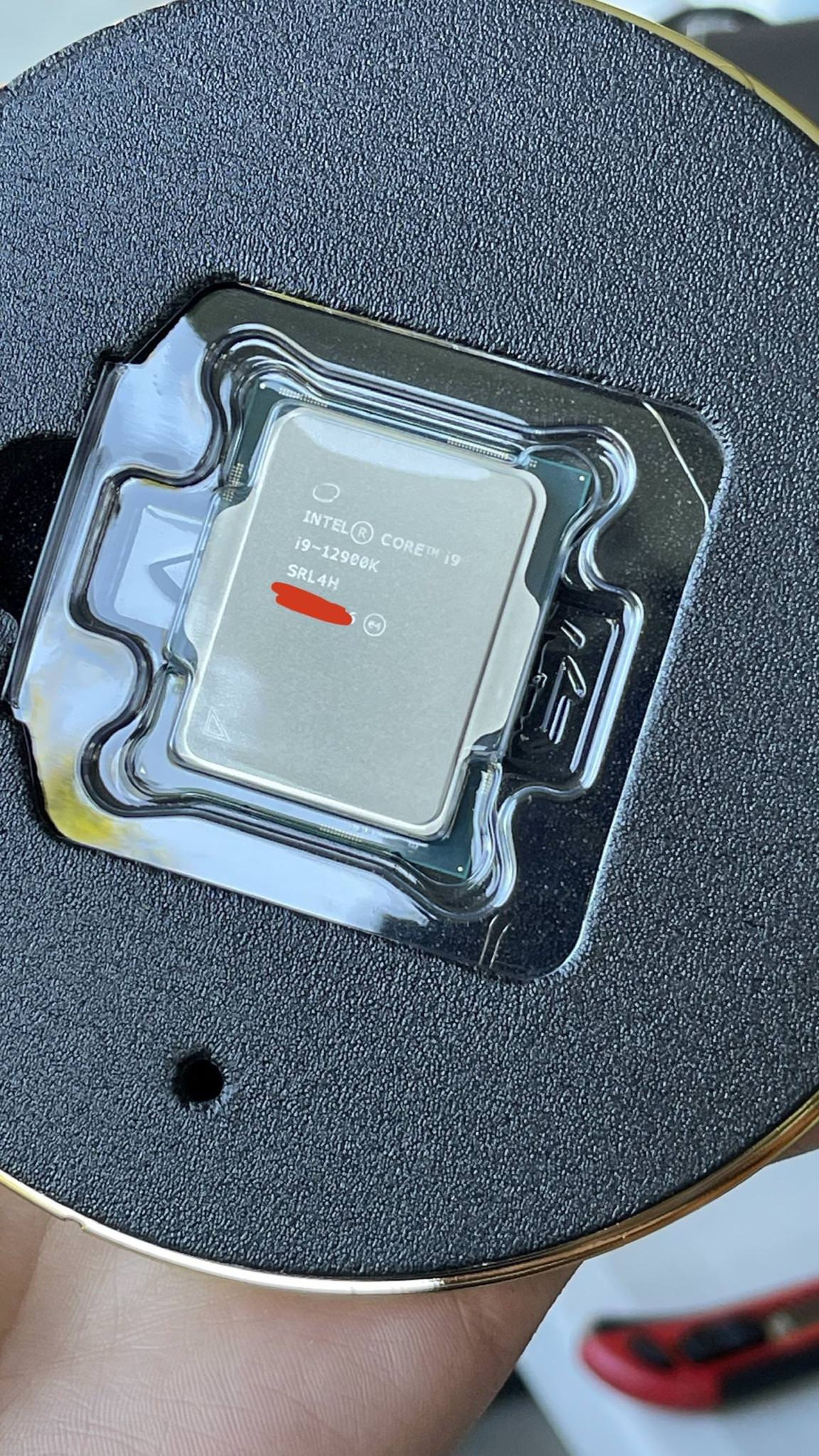 بسته‌بندی پردازنده Intel Core i9-12900K