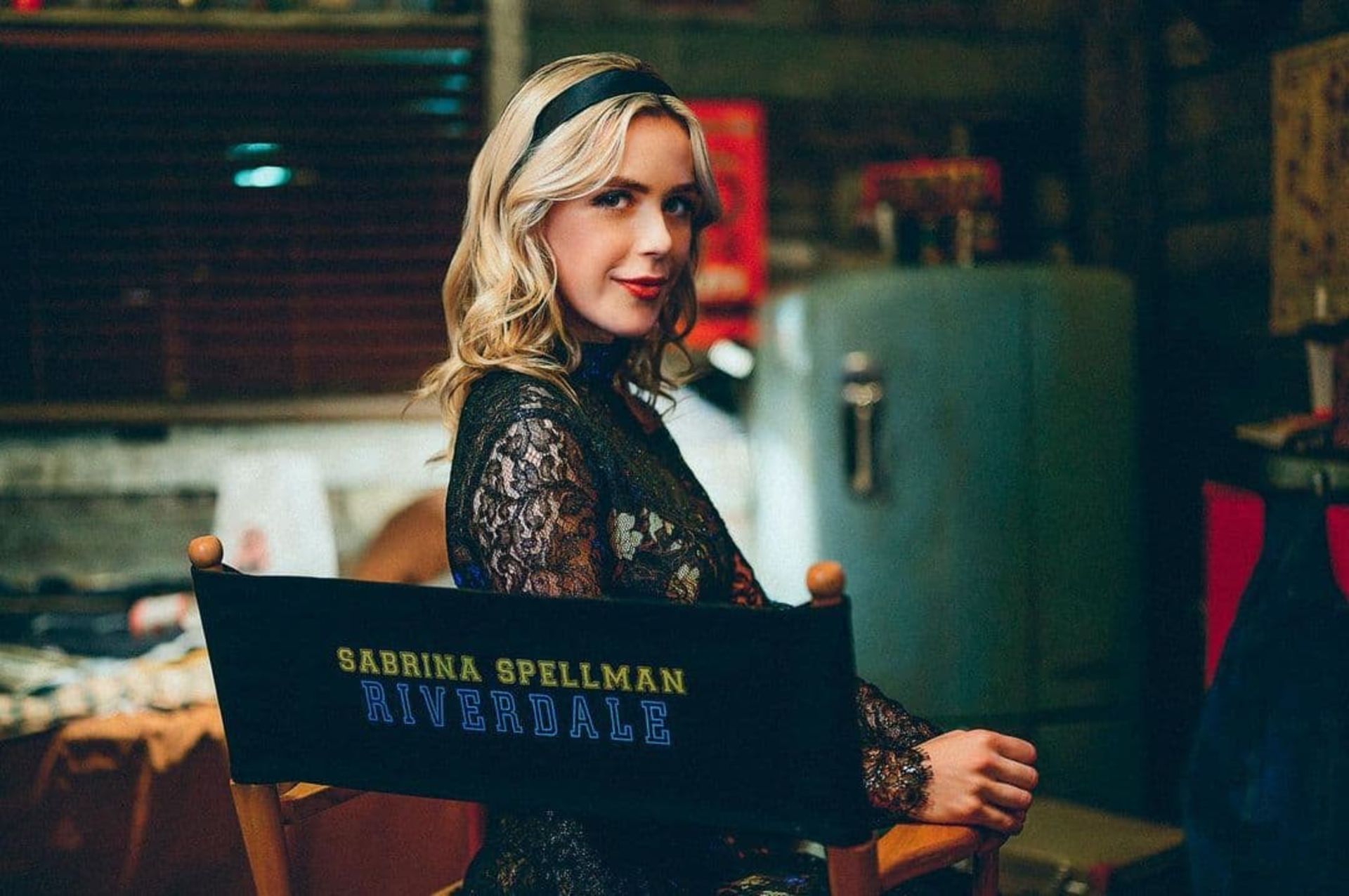 کرنان شیپکا در پشت صحنه فیلمبرداری فصل ششم سریال Riverdale