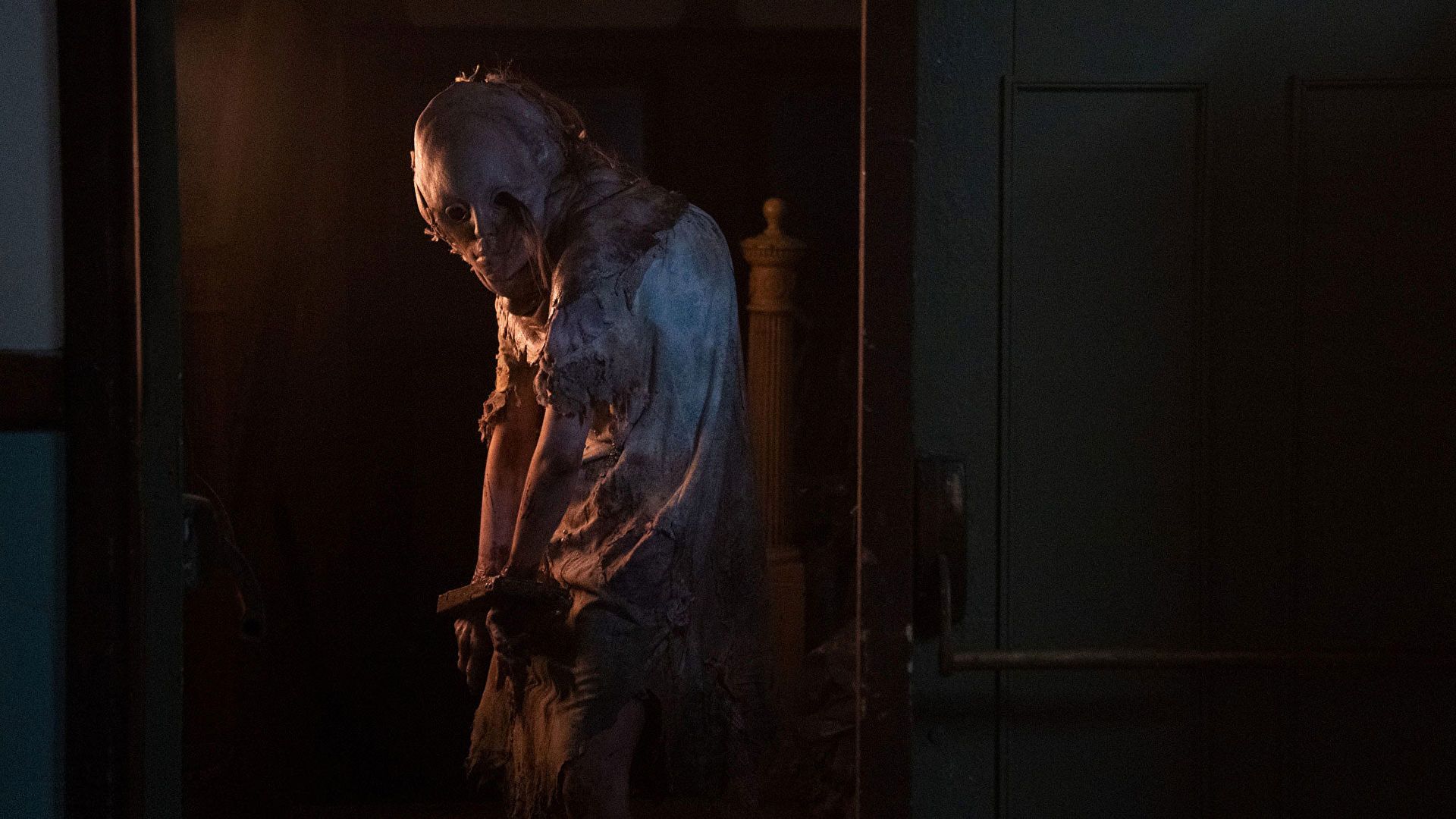لیزا ترور در فیلم Resident Evil: Welcome To Raccoon City
