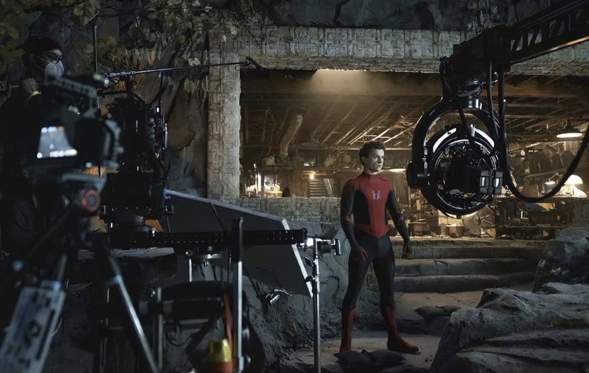 2021-10-spider-man-no-way-home-peter-parker-basement-bts