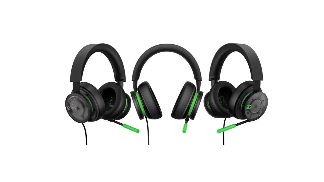 2021-10-xbox-20th-headset