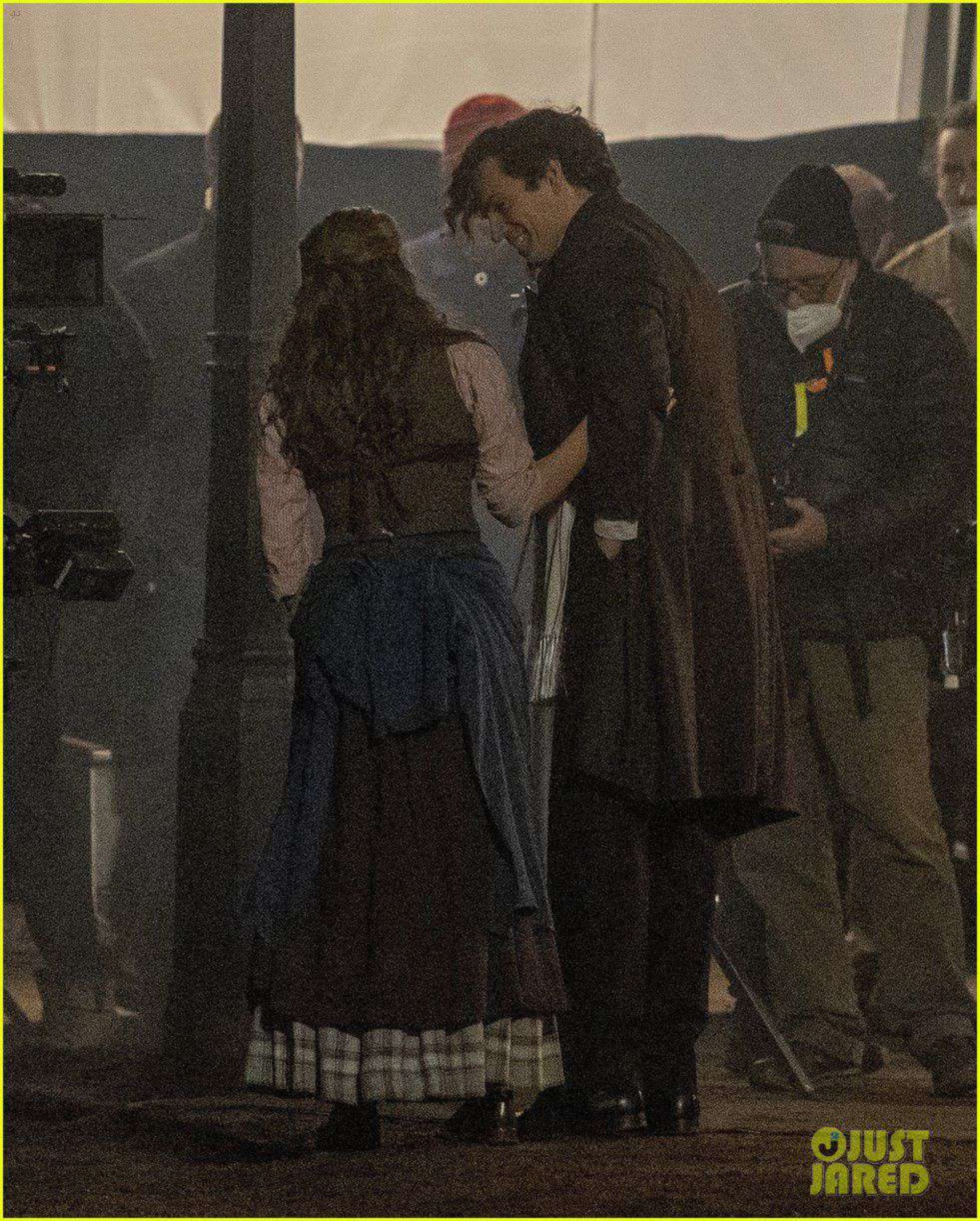2021-11-enola-holmes-set-november-2021-40