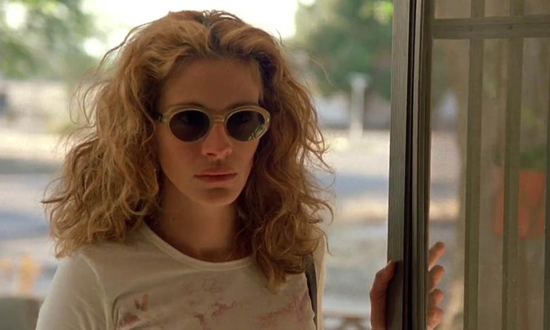 جولیا رابرتز در نقش شخصیت اصلی فیلم Erin Brockovich