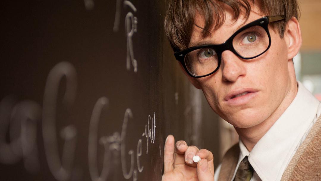 ادی ردمین در نقش استیون هاوکینگ در فیلم The Theory of Everything