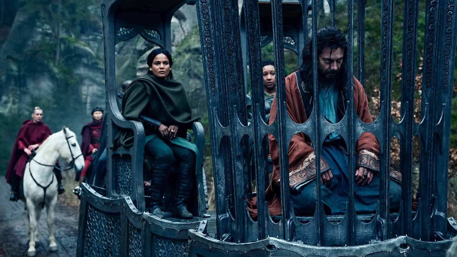 مرد مدعی اژدها در حال رفتن به شرق در سریال چرخ زمان