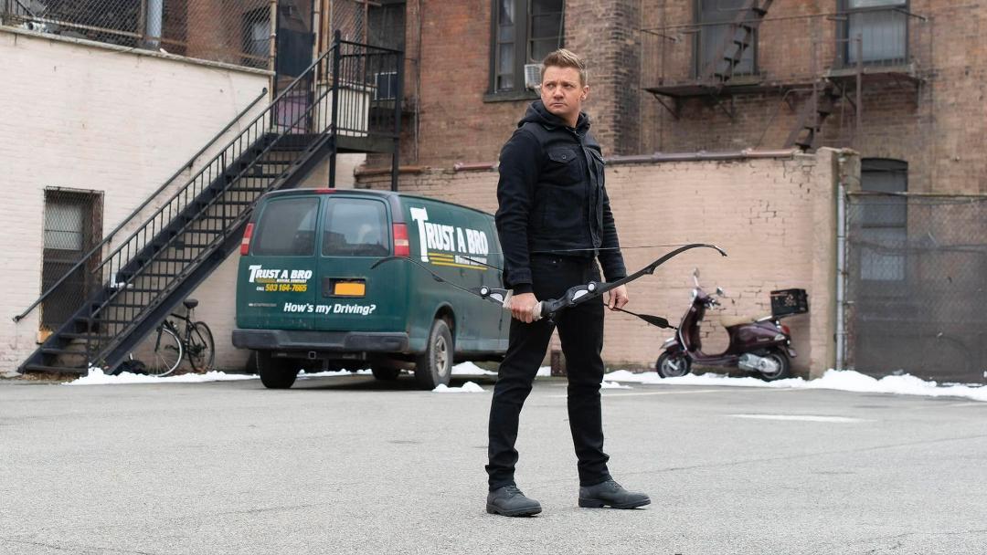 ملاقات جرمی رنر در نقش کلینت بارتون با اعضای ترک سویت مافیا در قسمت پنجم سریال Hawkeye