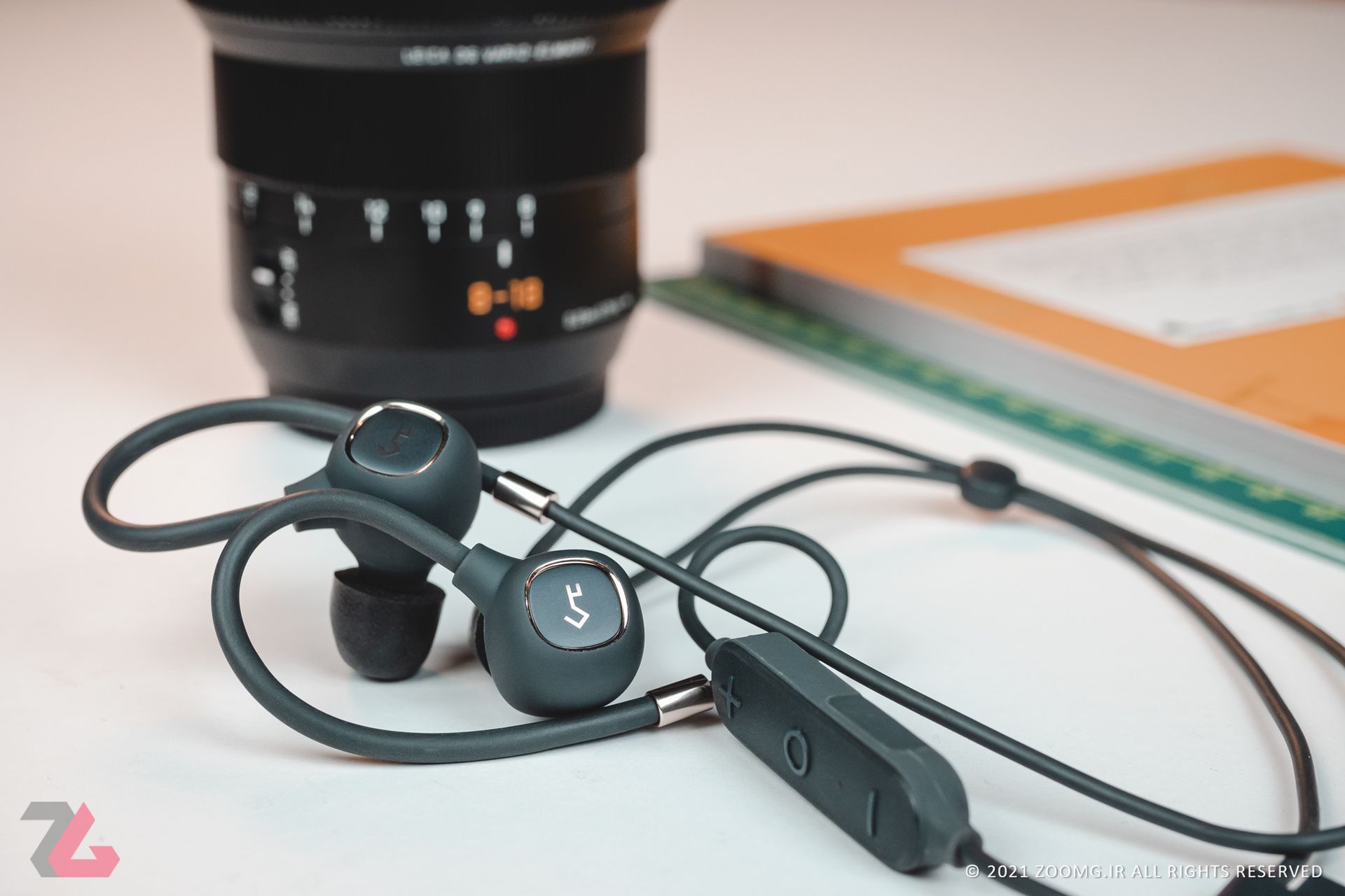 نمای نزدیک از هدفون Aukey