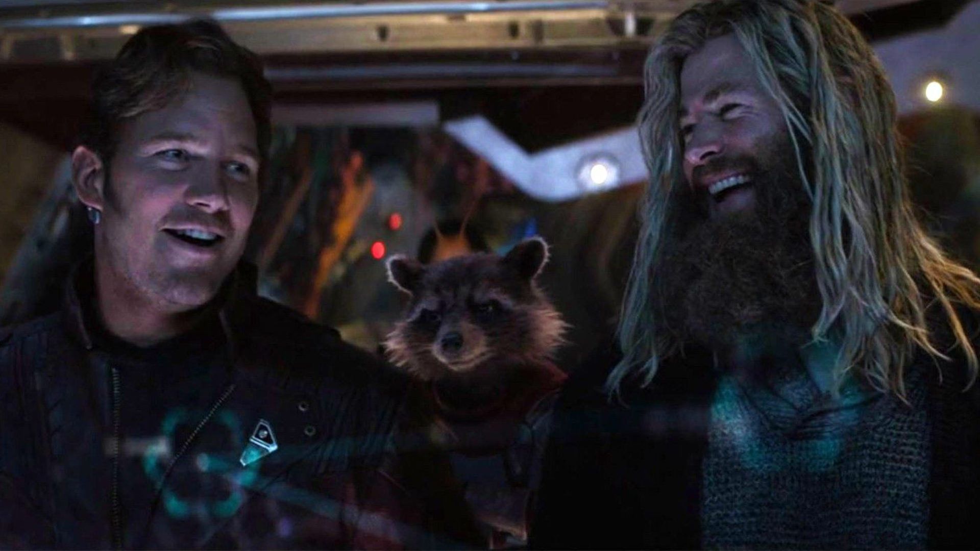 ثور و استار لرد سوار بر سفینه فضایی در صحنه پایانی فیلم Avengers: Endgame
