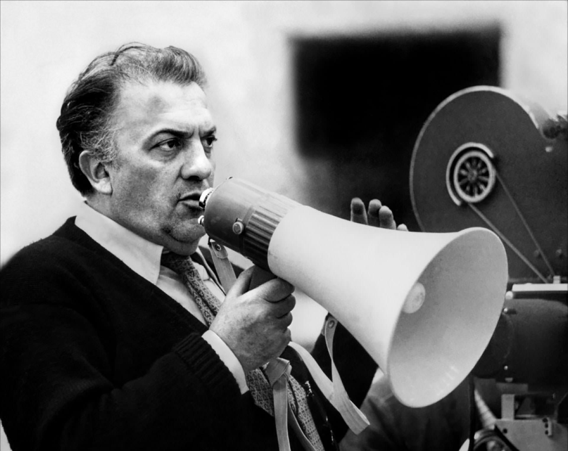 2021-2-federico-fellini-directing