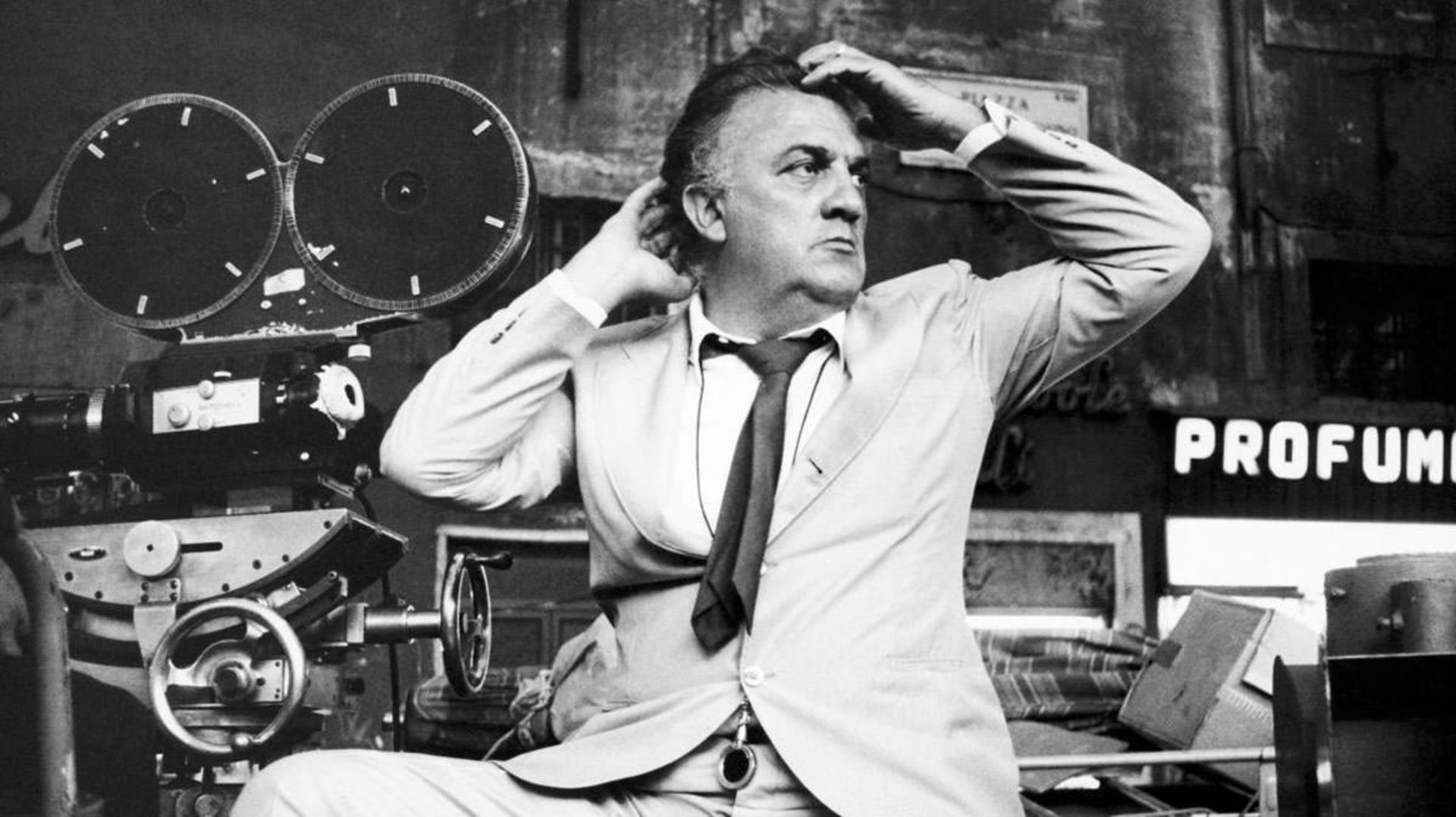 2021-2-federico-fellini-white-suite