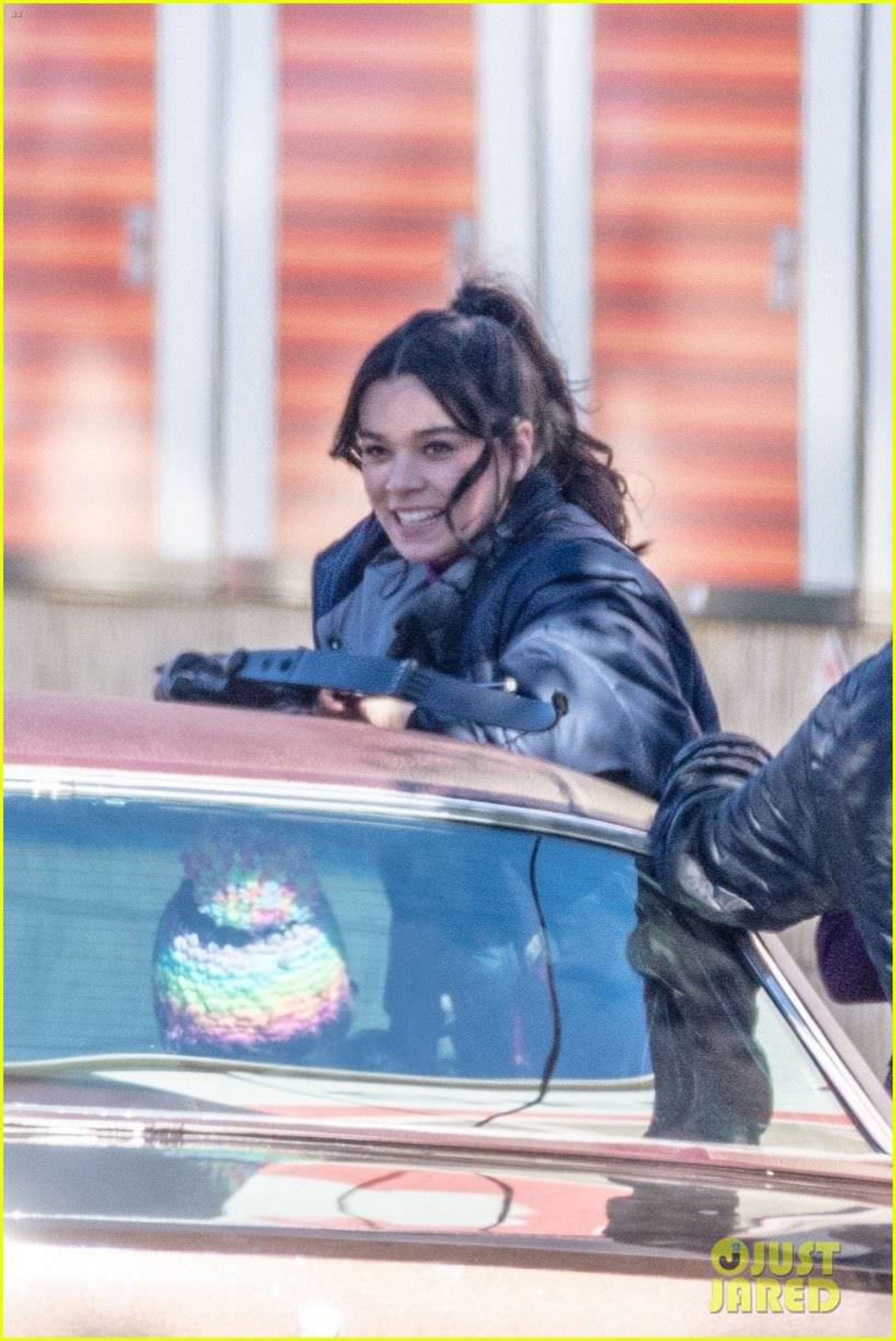 2021-2-hailee-steinfeld-jeremy-renner-continue-filming-hawkeye-in-atlanta-45