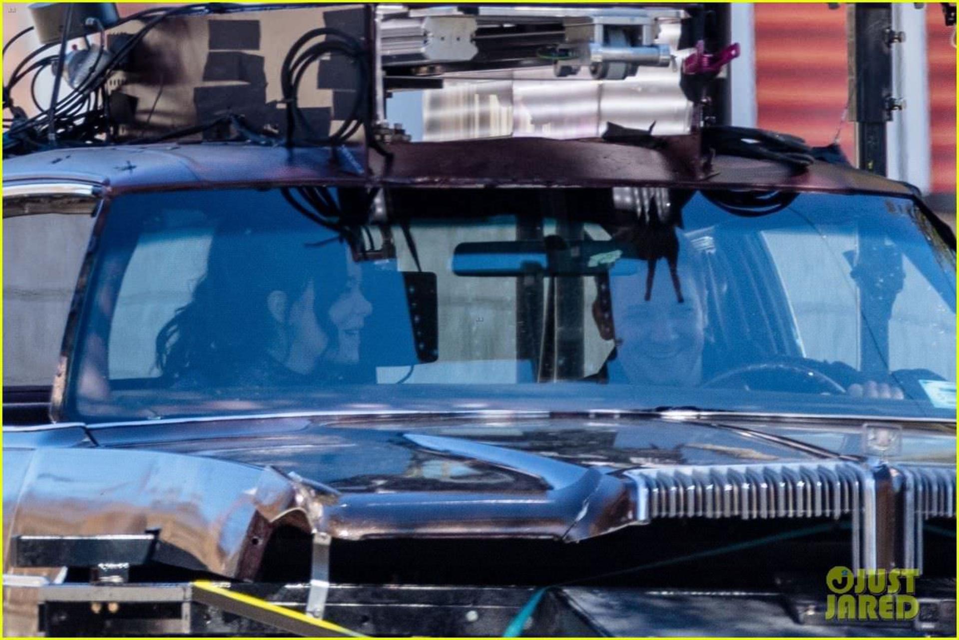 2021-2-hailee-steinfeld-jeremy-renner-continue-filming-hawkeye-in-atlanta-59