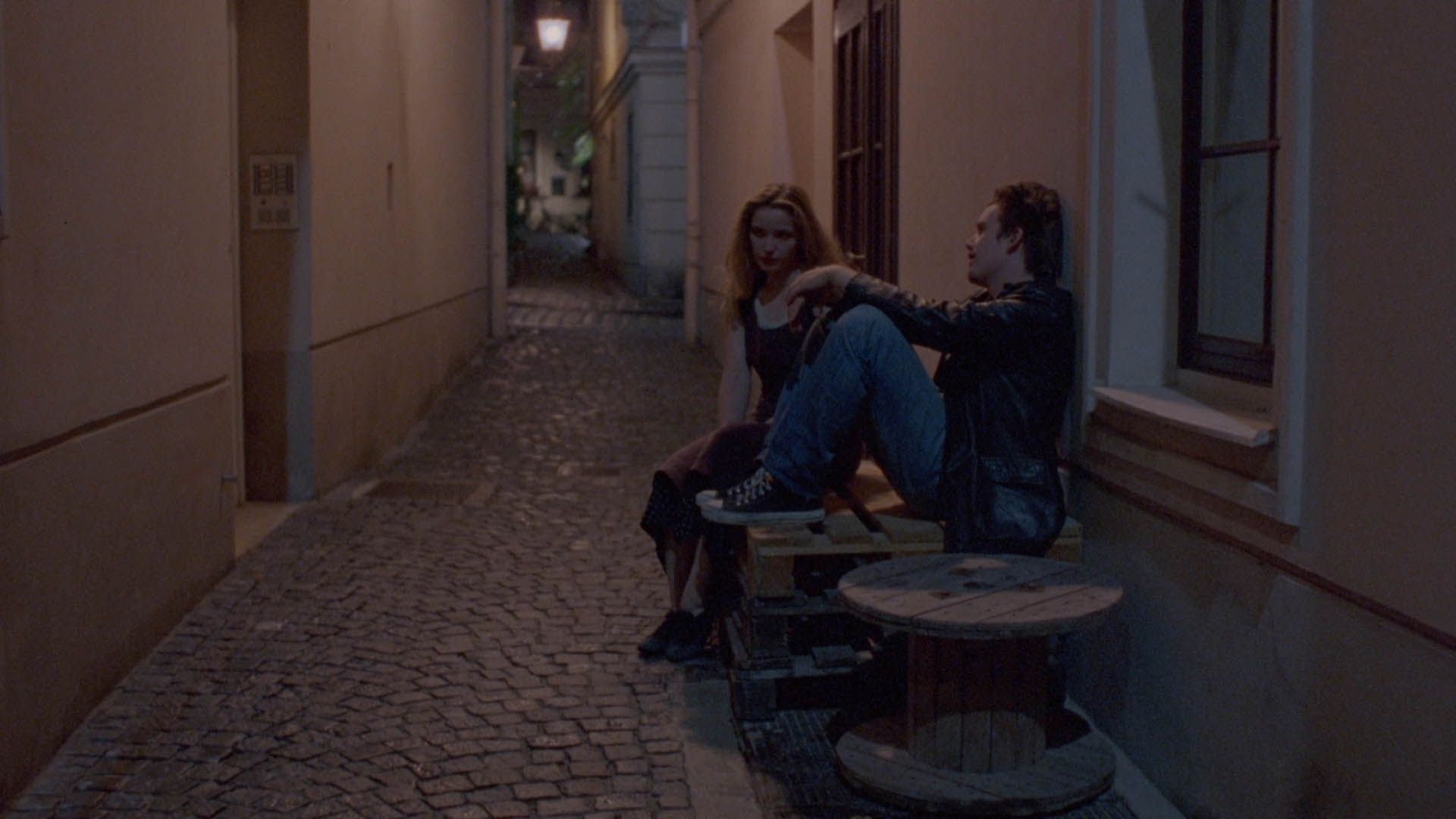 2021-2-jessie-celine-in-alley-before-sunrise