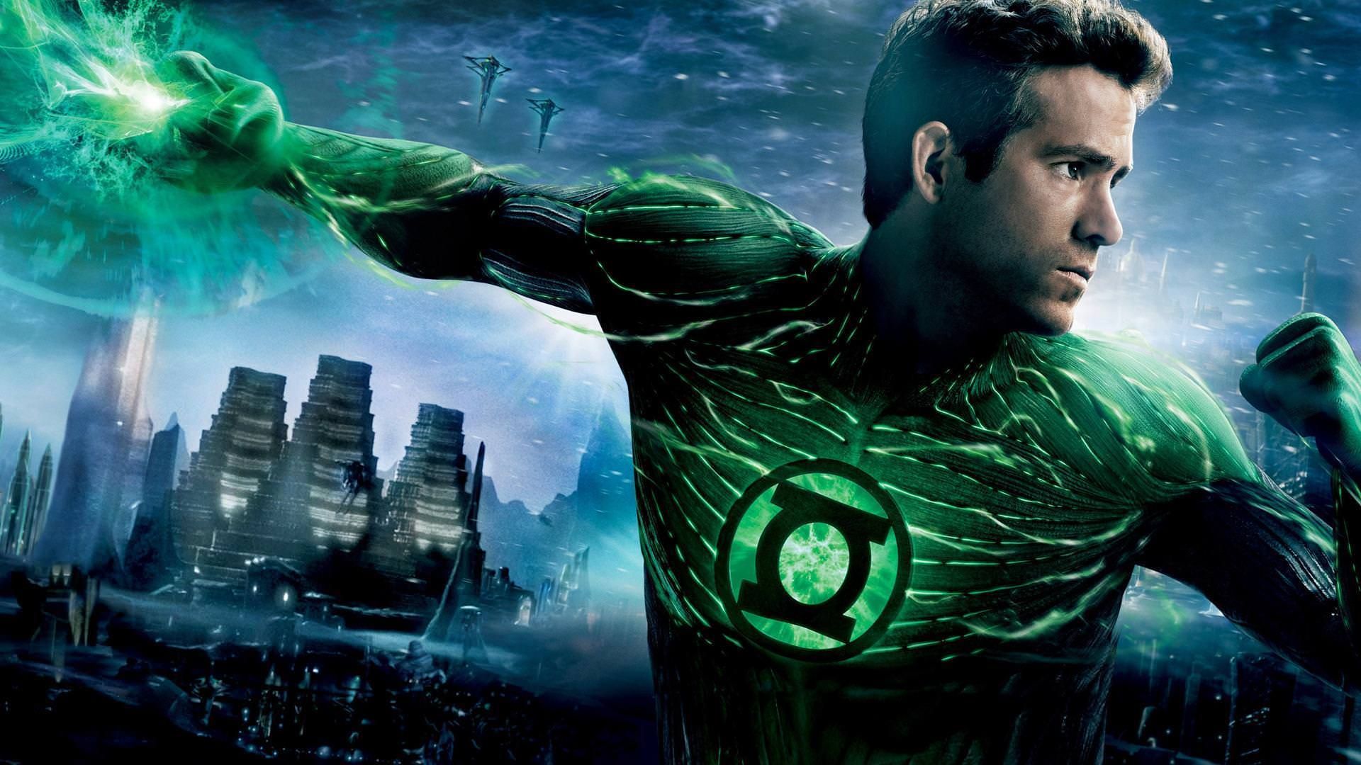 تصویری از رایان رینلودز در نقش کاراکتر گرین لنترن (Green Lantern)