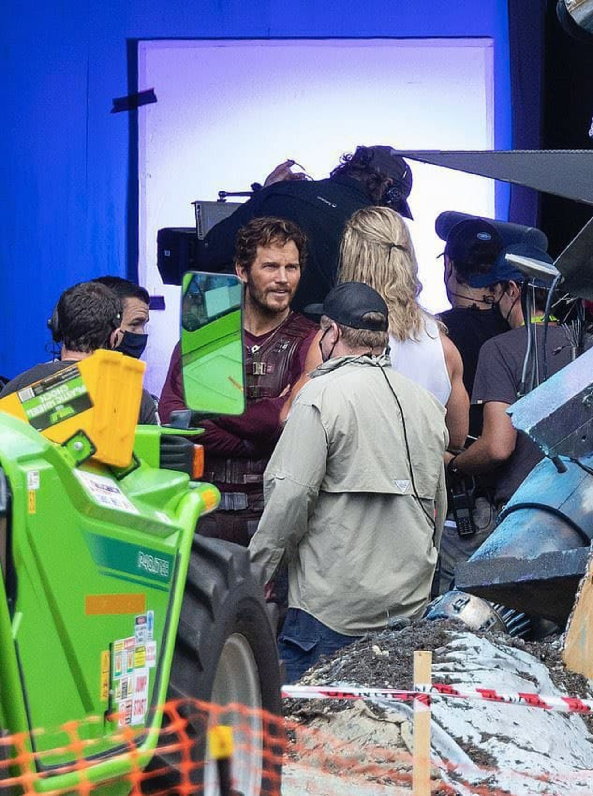 2021-2-thor-love-and-thunder-photos-leak-from-the-set-04