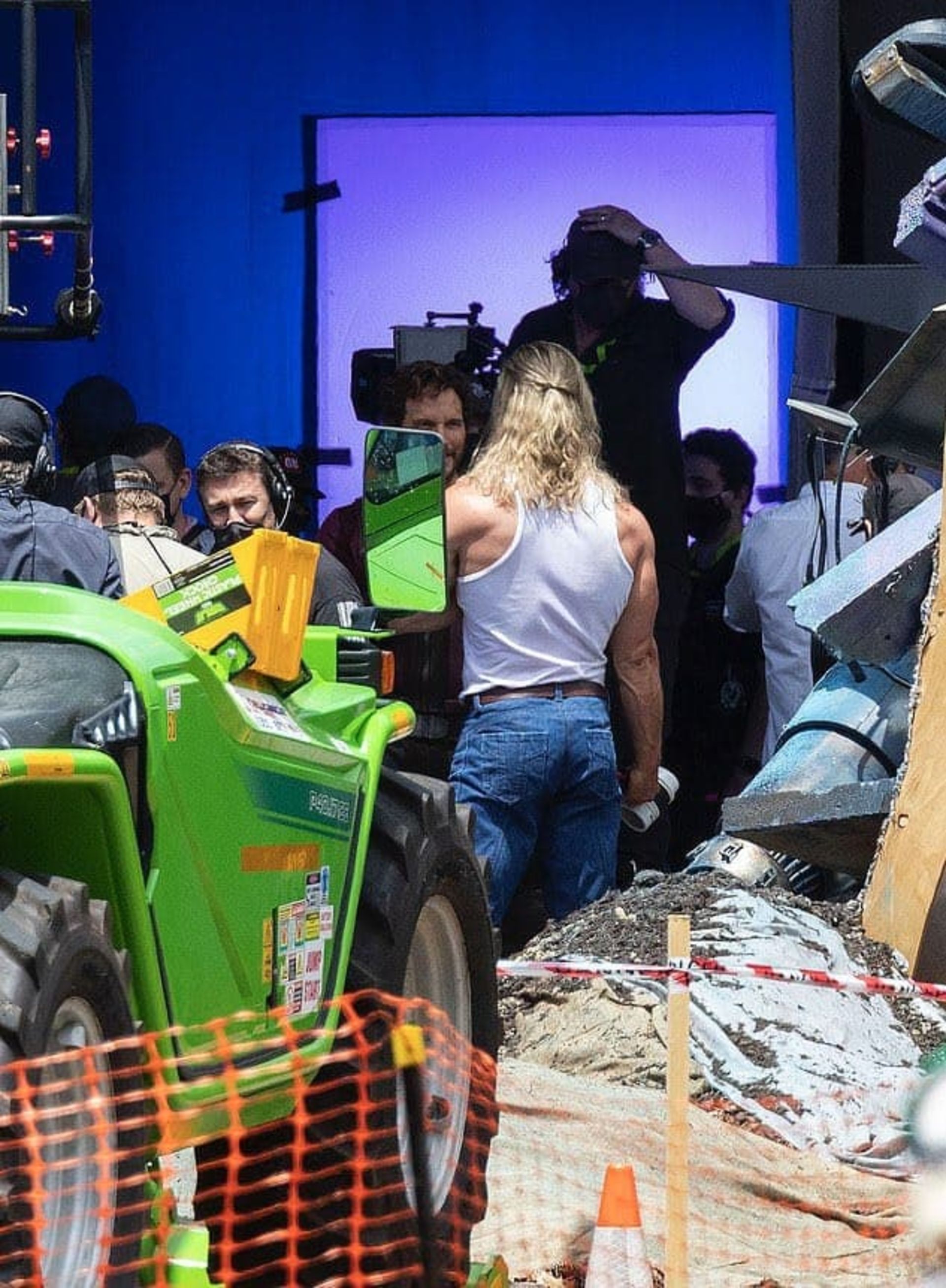 2021-2-thor-love-and-thunder-photos-leak-from-the-set-08