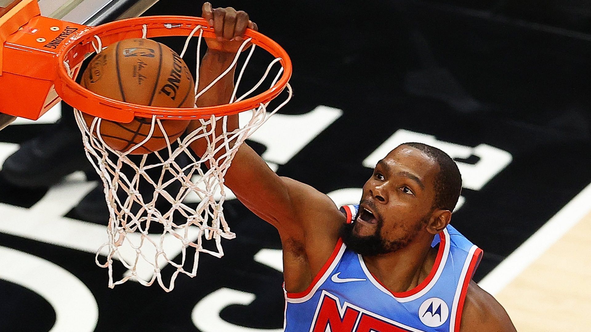 کوین دورانت در حال بازی در NBA 