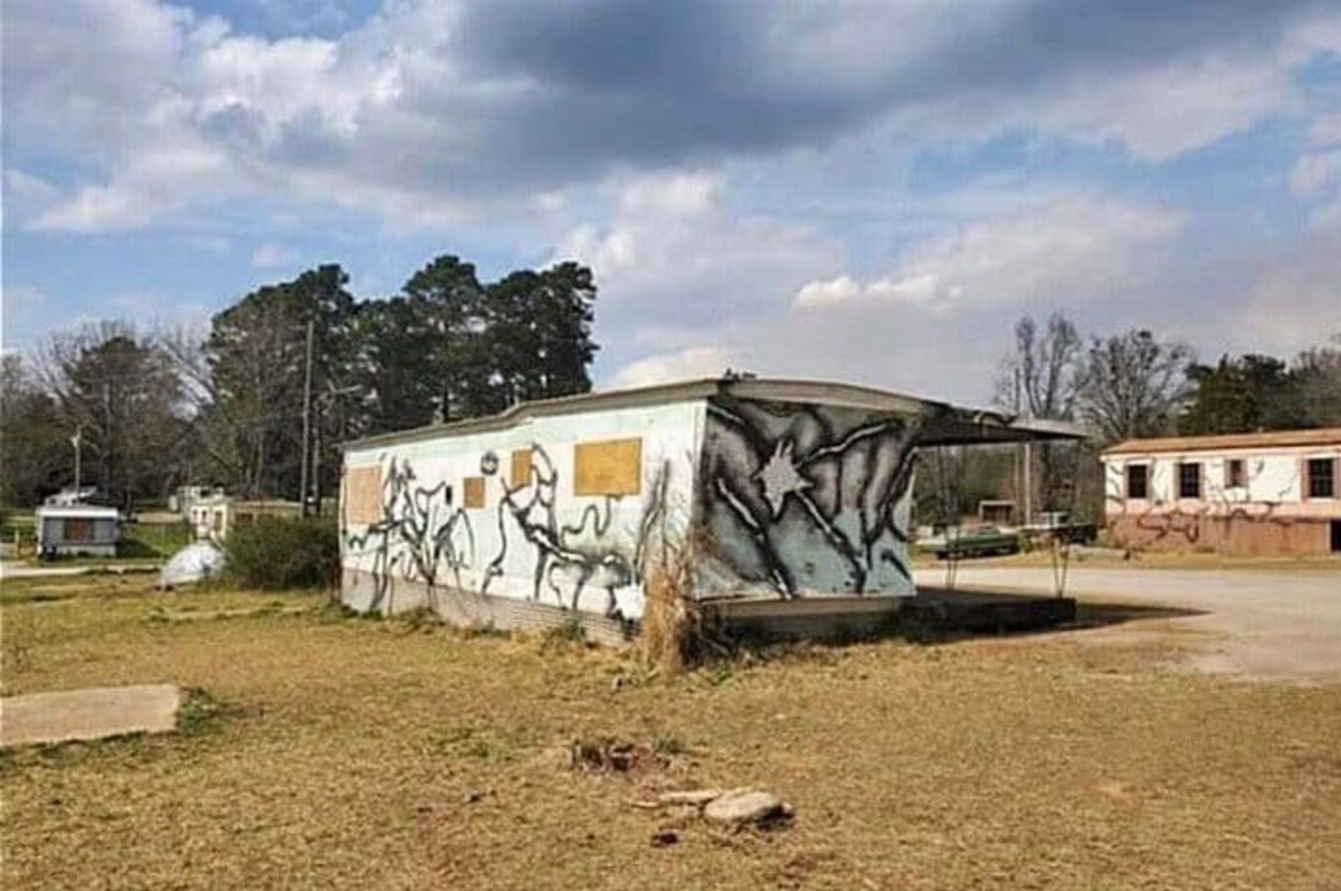 2021-3-leaked-stranger-things-season-4-photos-suggest-dark-times-ahead-05