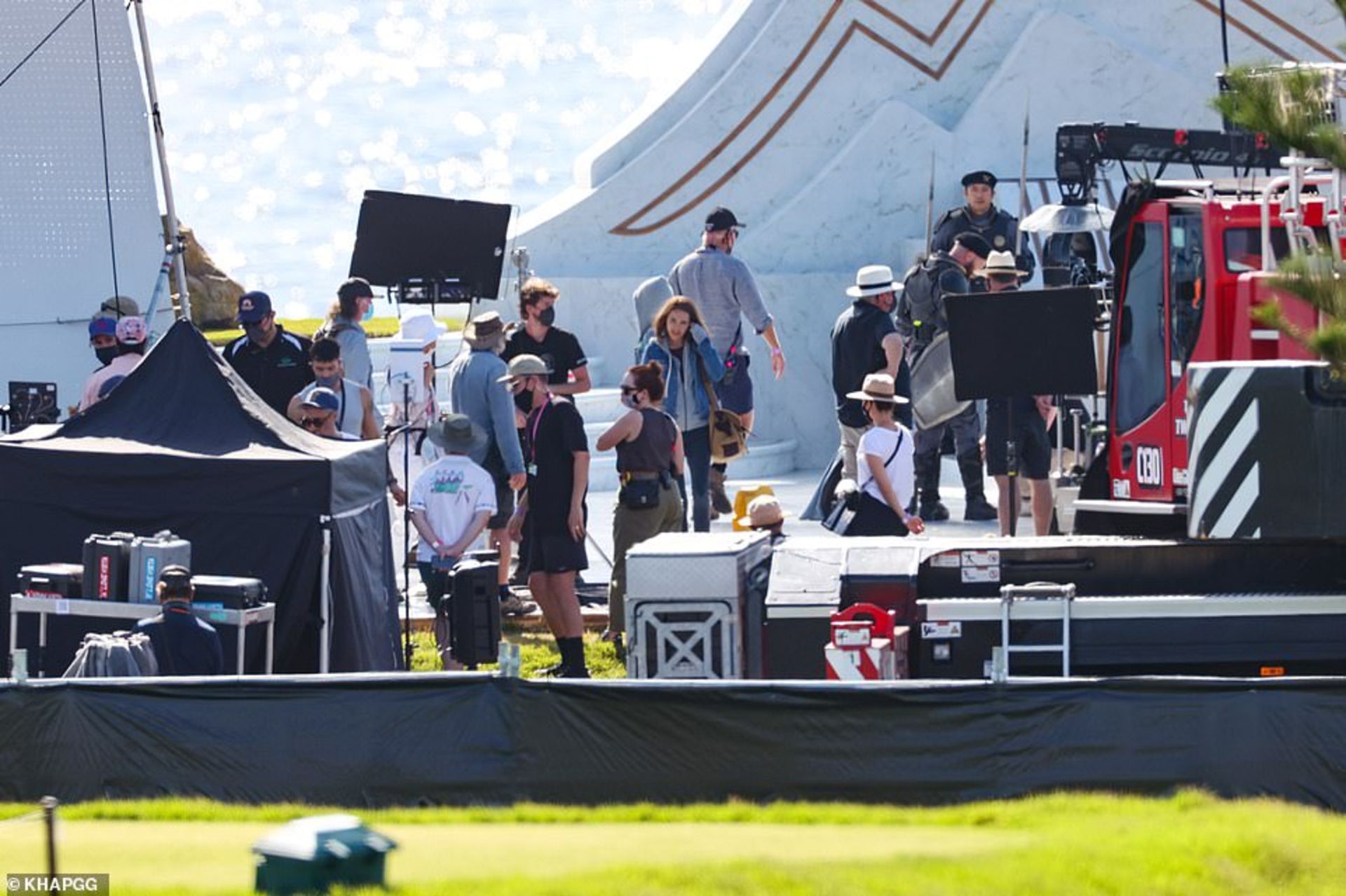 2021-3-new-thor-love-and-thunder-set-photos-feature-jane-foster-valkyrie-04