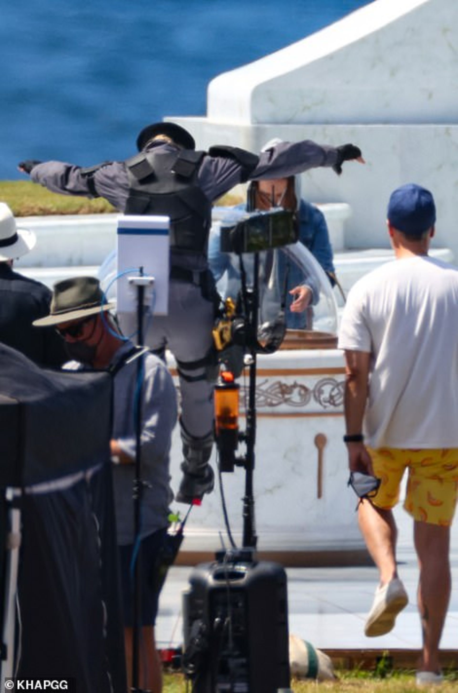 2021-3-new-thor-love-and-thunder-set-photos-feature-jane-foster-valkyrie-09