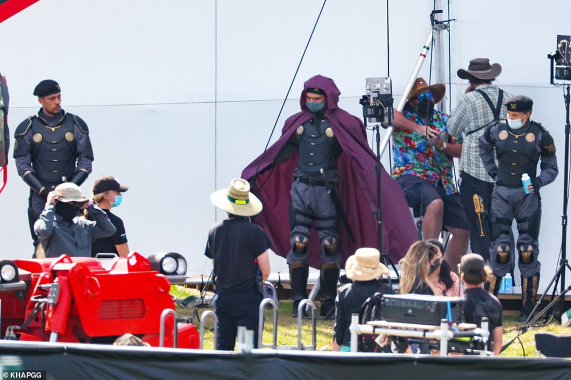 2021-3-new-thor-love-and-thunder-set-photos-feature-jane-foster-valkyrie-20
