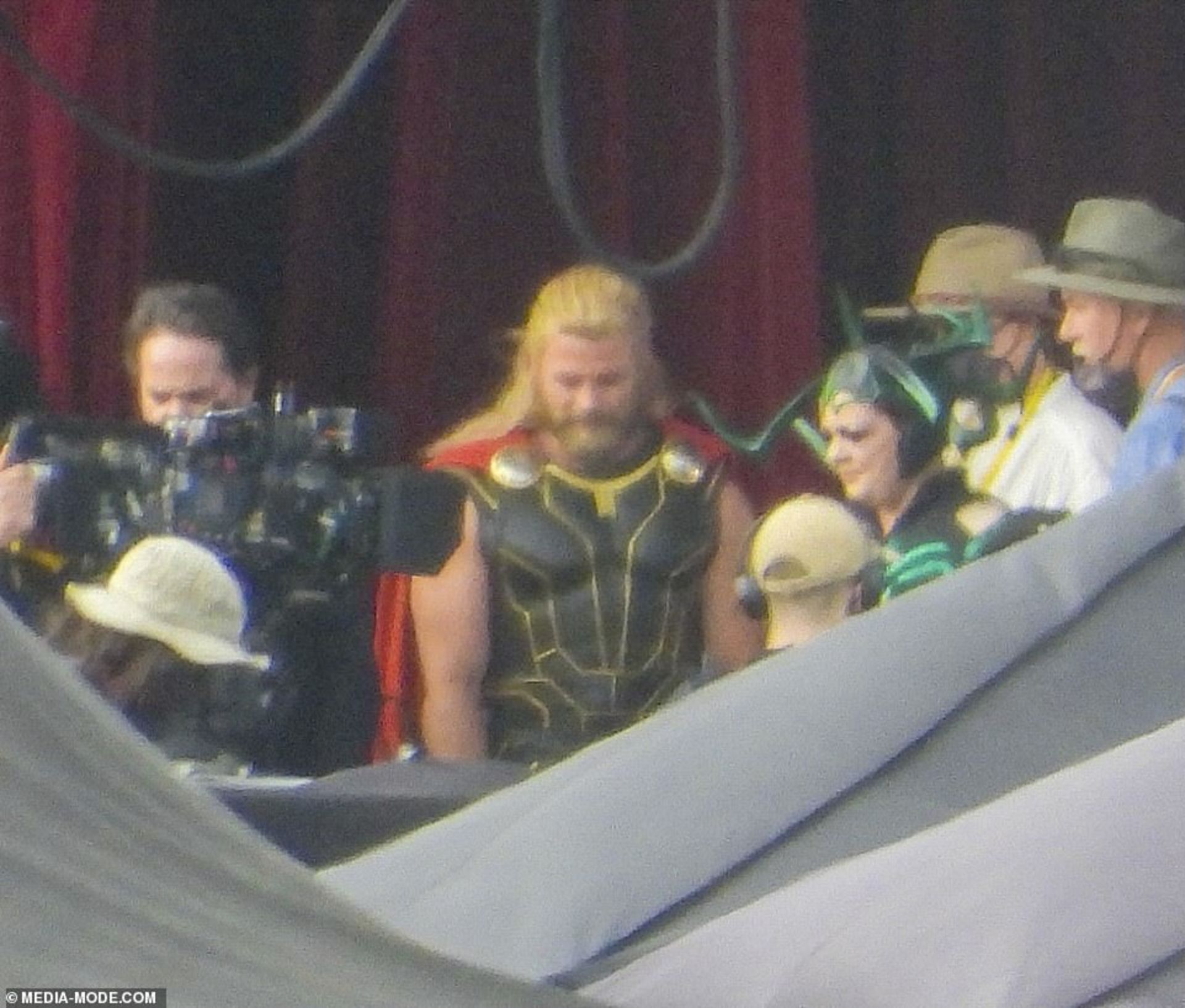 2021-3-thor-love-and-thunder-melissa-mccarthy-spotted-on-set-in-hela-costume-01