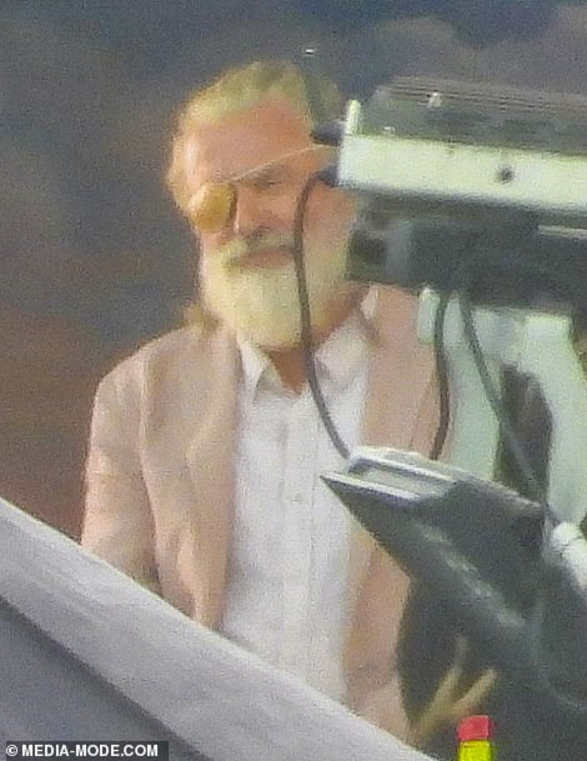 2021-3-thor-love-and-thunder-melissa-mccarthy-spotted-on-set-in-hela-costume-09