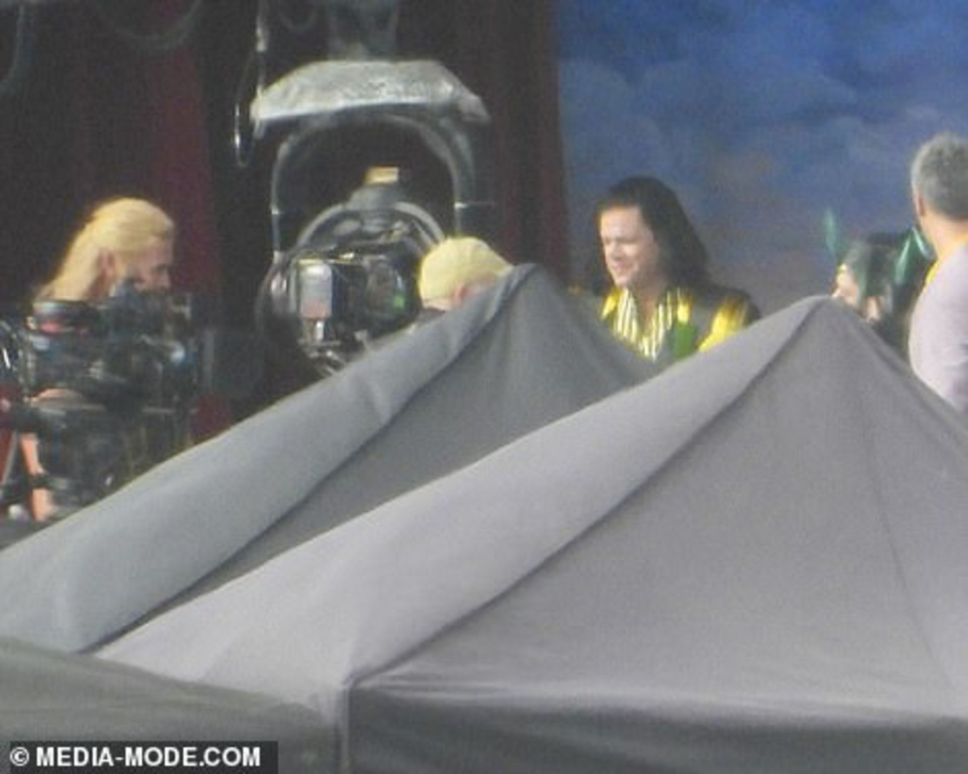 2021-3-thor-love-and-thunder-melissa-mccarthy-spotted-on-set-in-hela-costume-12