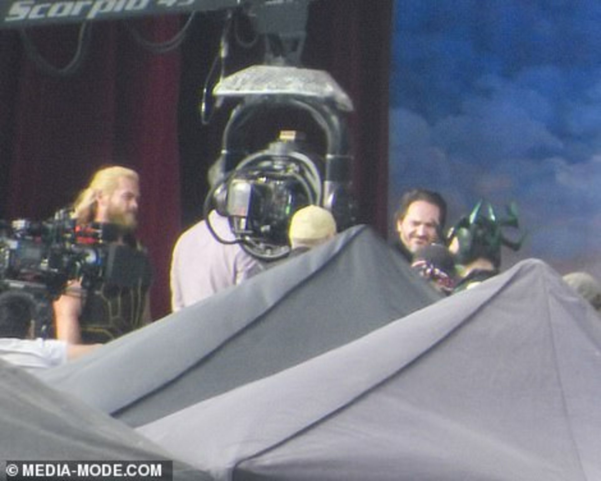 2021-3-thor-love-and-thunder-melissa-mccarthy-spotted-on-set-in-hela-costume-13