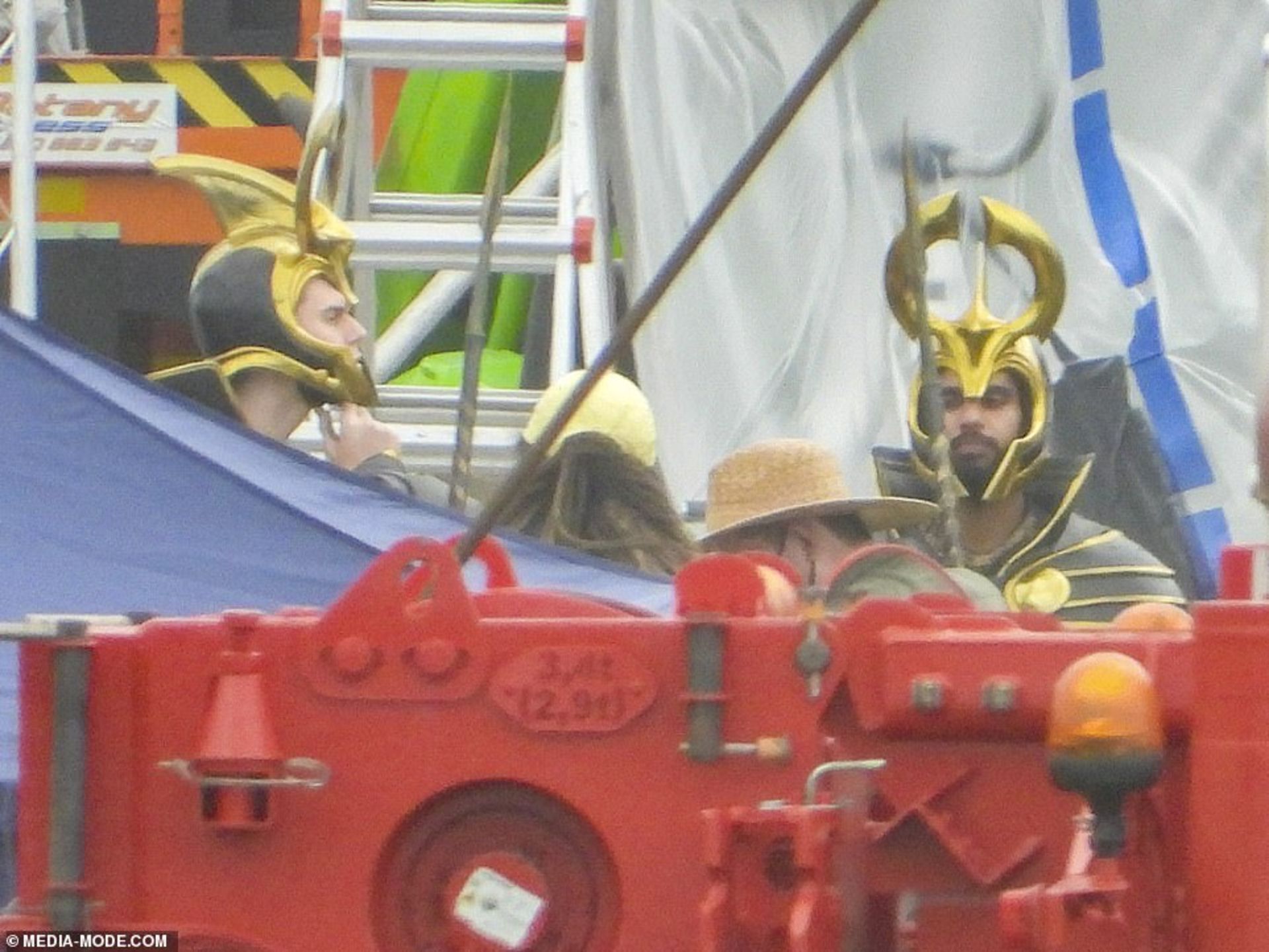 2021-3-thor-love-and-thunder-melissa-mccarthy-spotted-on-set-in-hela-costume-18