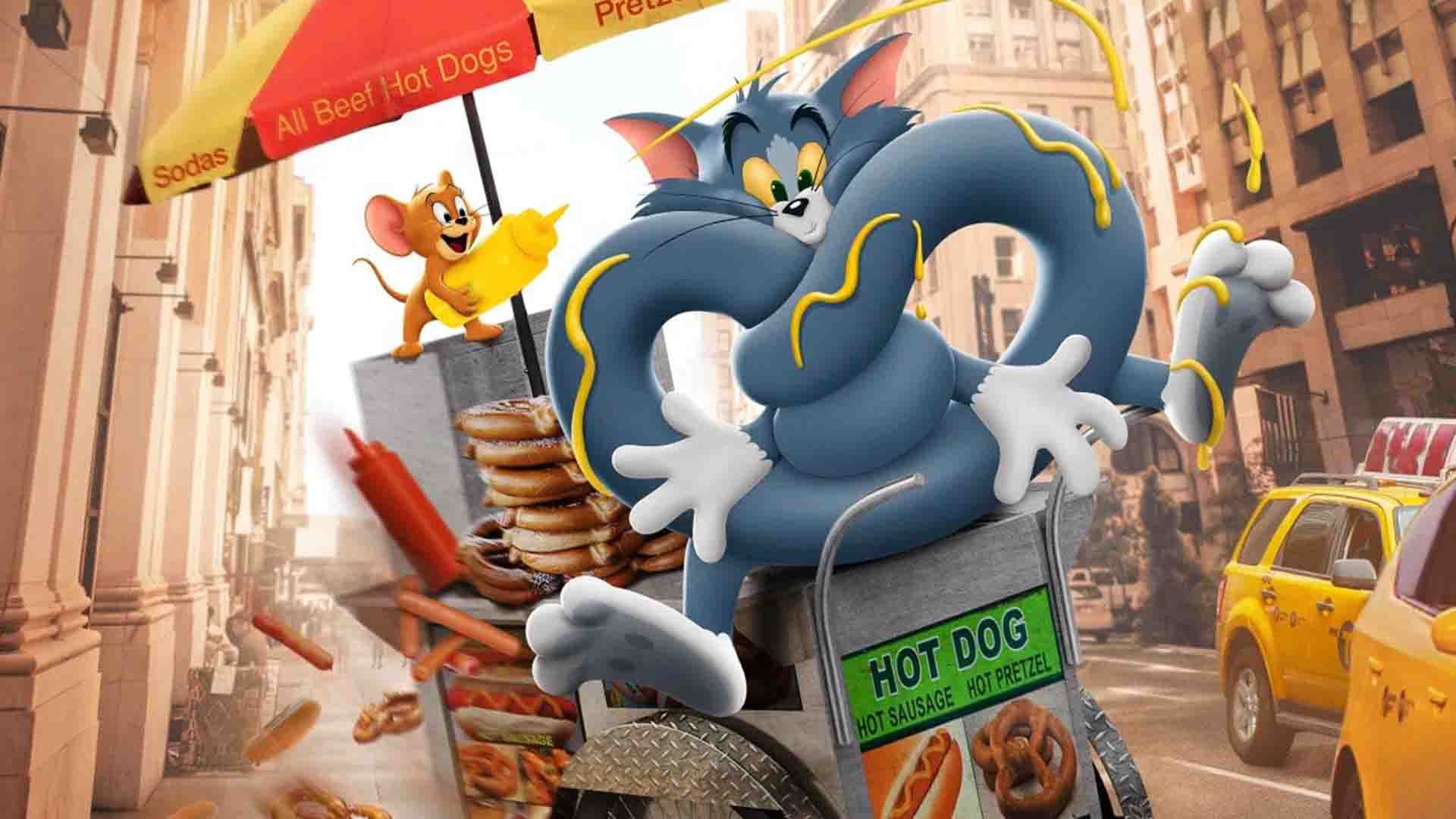 تام و جری در فیلم Tom & Jerry در خیابان شلوغ کاری می‌کنند 