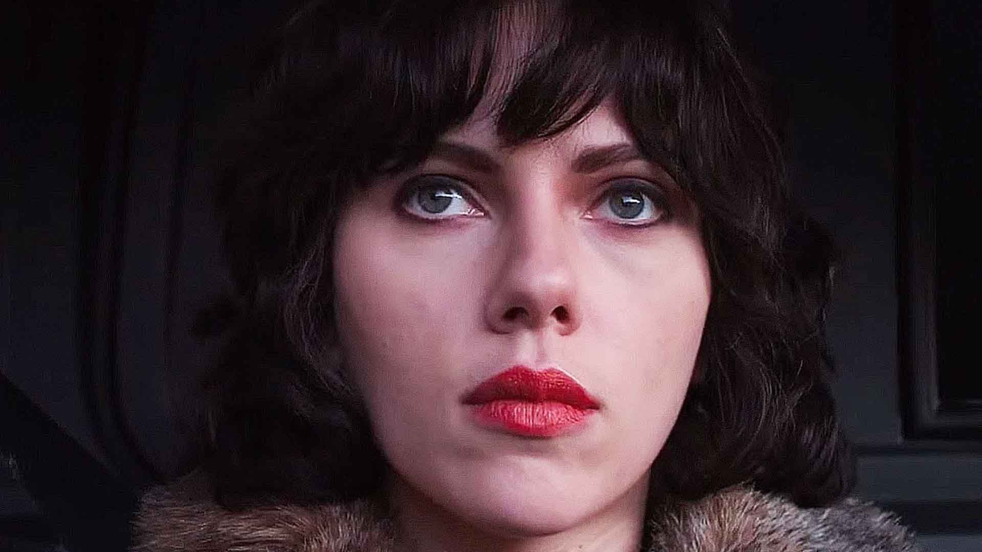 چهره اسکارلت جوهانسون در نقش زن بیگانه در فیلم Under the Skin