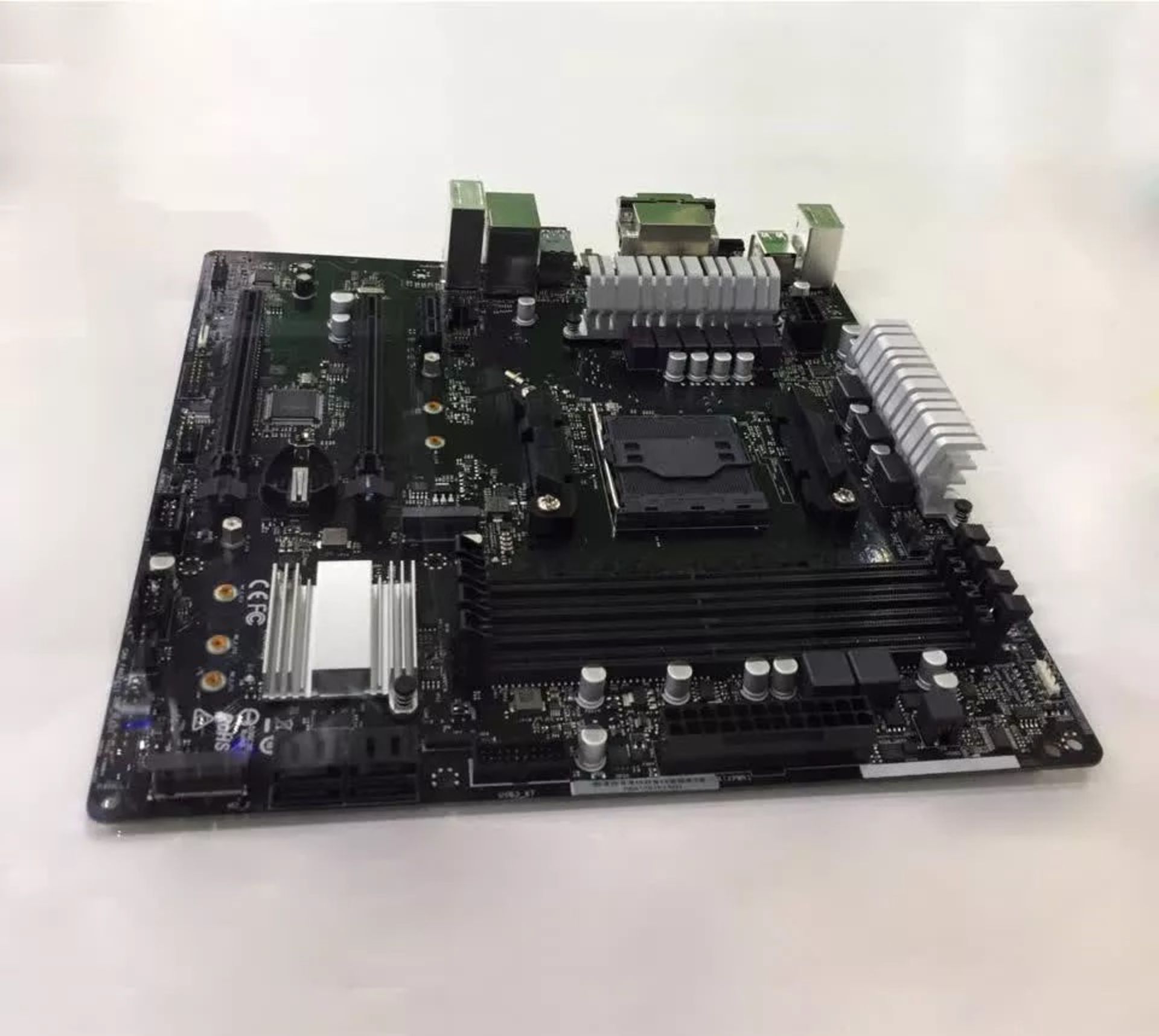 مادربرد اختصاصی AMD B450 روسیه
