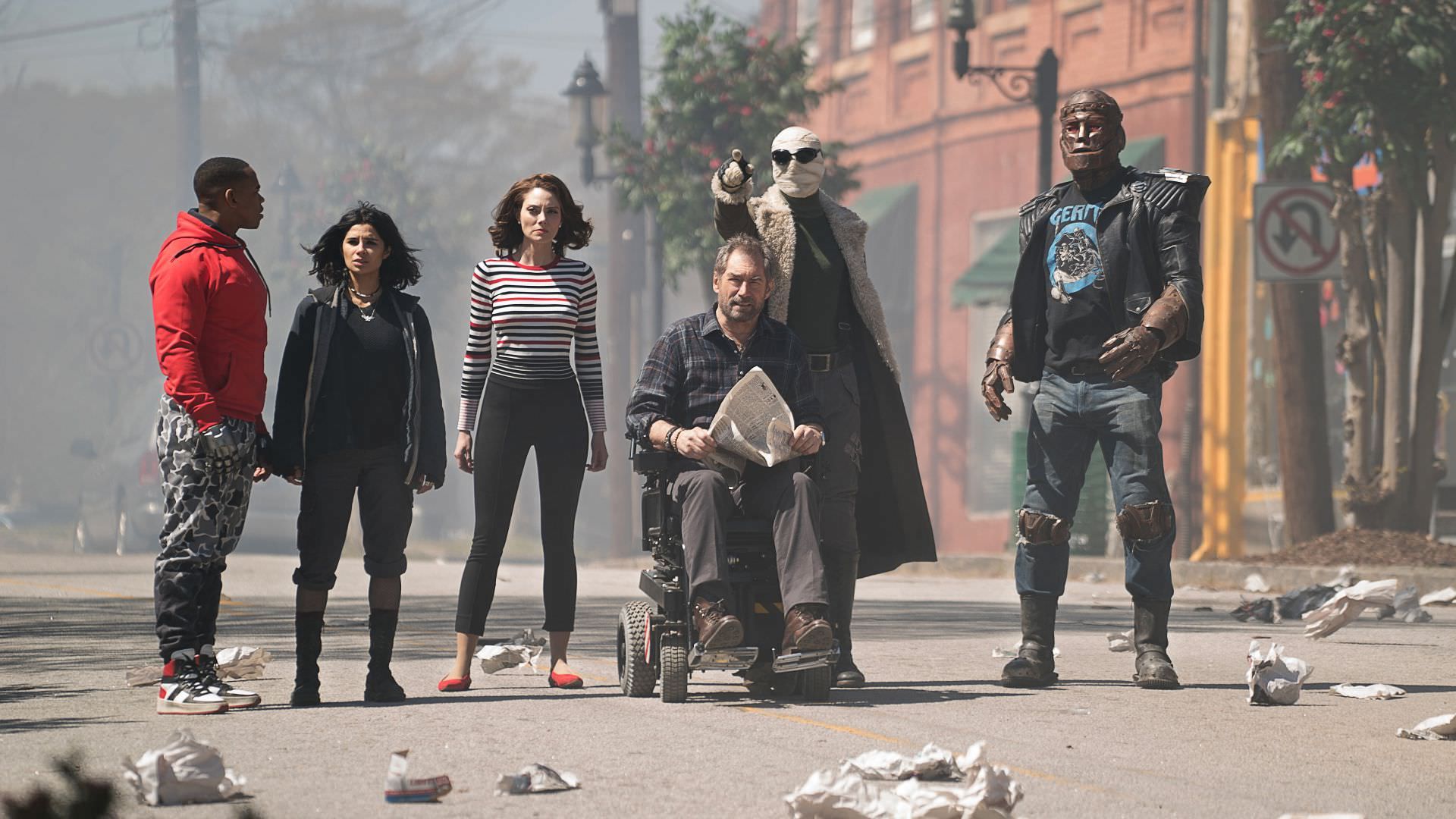 شخصیت های دووم پاترول در نبرد پایانی قسمت آخر فصل اول سریال Doom Patrol