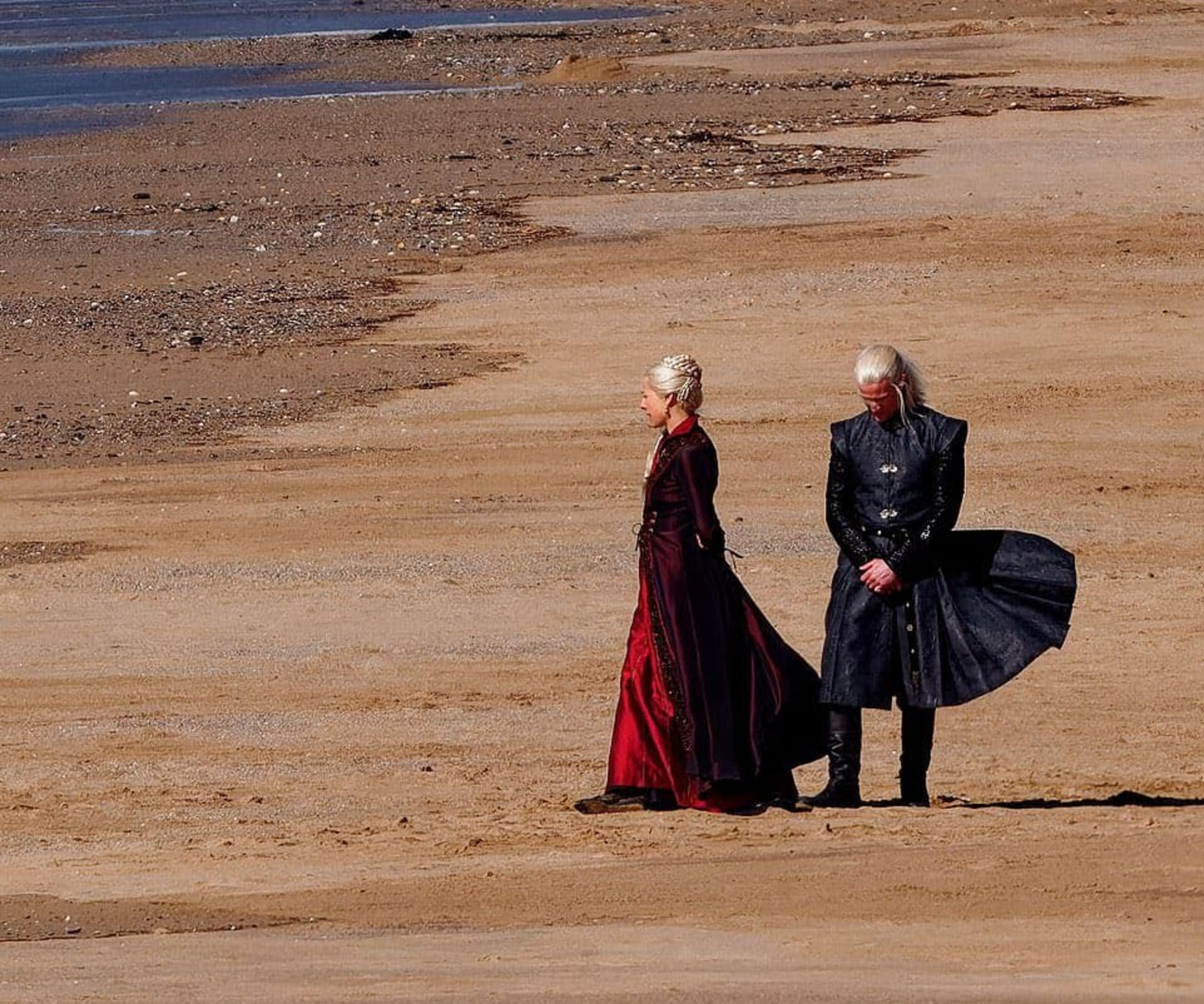 2021-4-first-look-at-matt-smith-and-emma-d-arcy-on-the-set-of-game-of-thrones-prequel-series-house-of-the-dragon-02