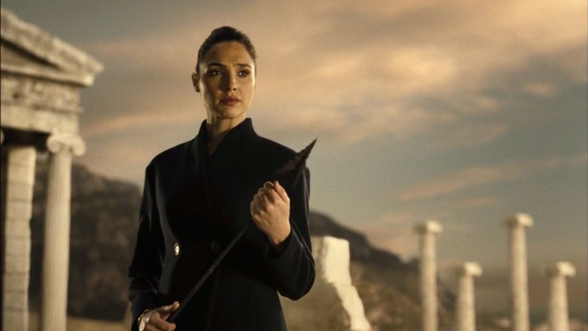 2021-4-gal-gadot-as-wonder-woman-in-zack-snyders-justice-league-ending