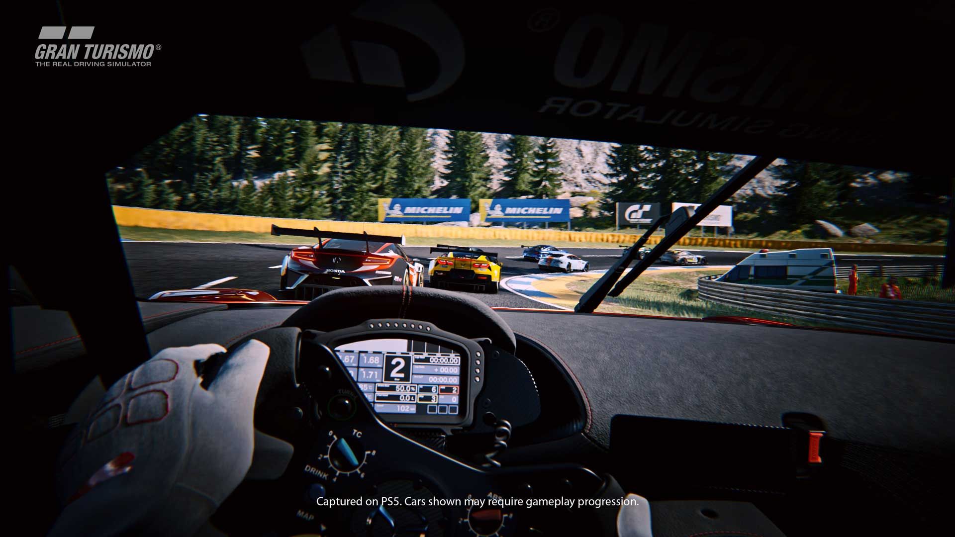 رانندگی و نگه داشتن فرمان در بازی Gran Turismo 7 کنسول پلی استیشن 5 سونی