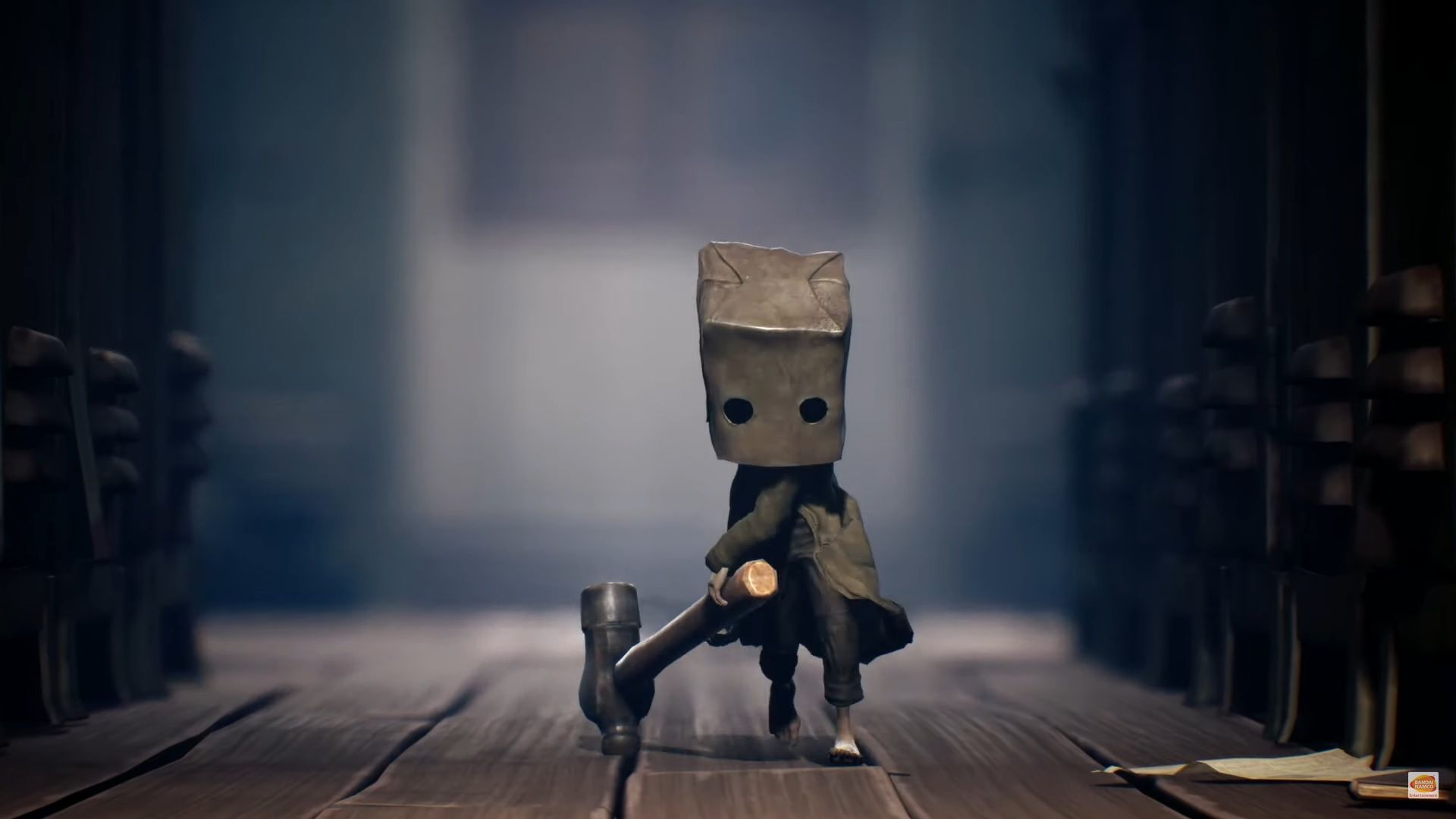 چکش در دست مونو کاراکتر بازی Little Nightmares 2
