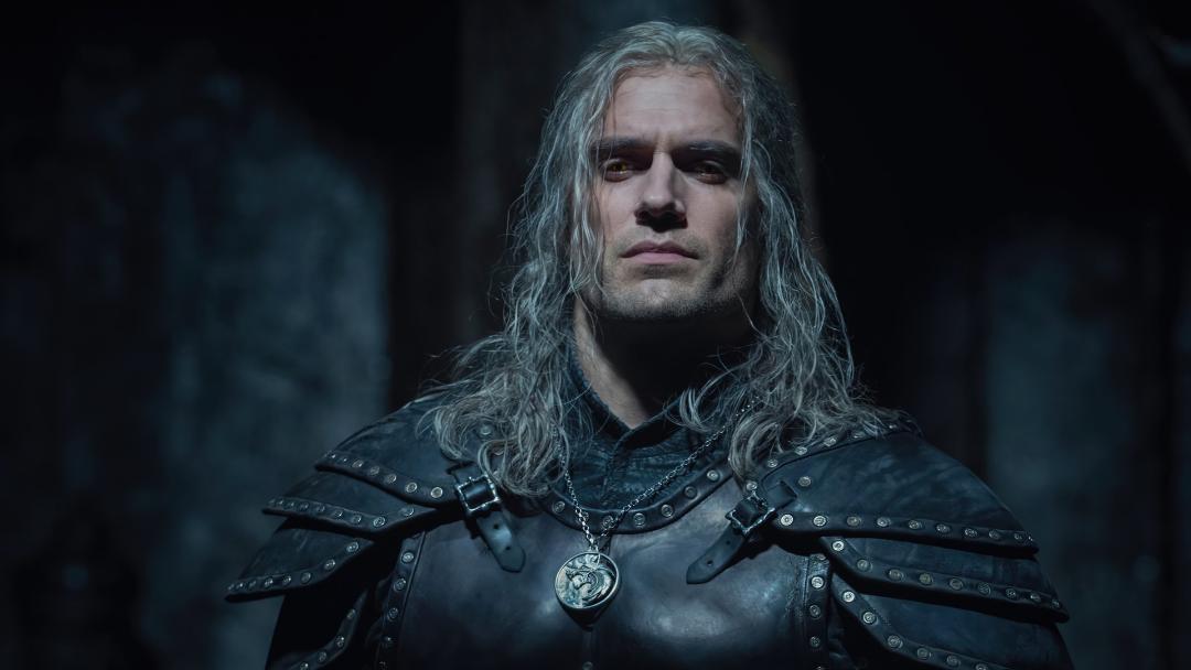 هنری کویل در نقش گرالت با لباس و زرهی جدید در فصل دوم سریال The Witcher
