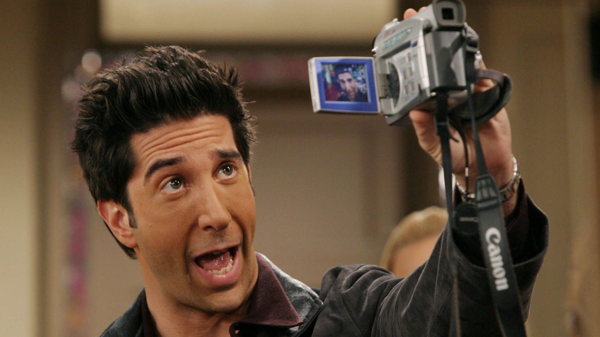 2021-5-david-schwimmer-friends