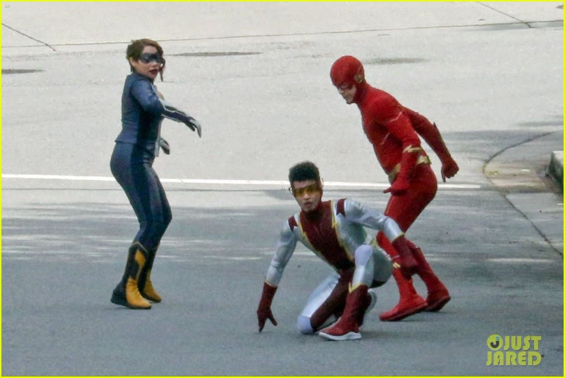 2021-5-grant-gustin-jessica-parker-kennedy-and-jordan-fisher-on-the-flash-tv-series-03